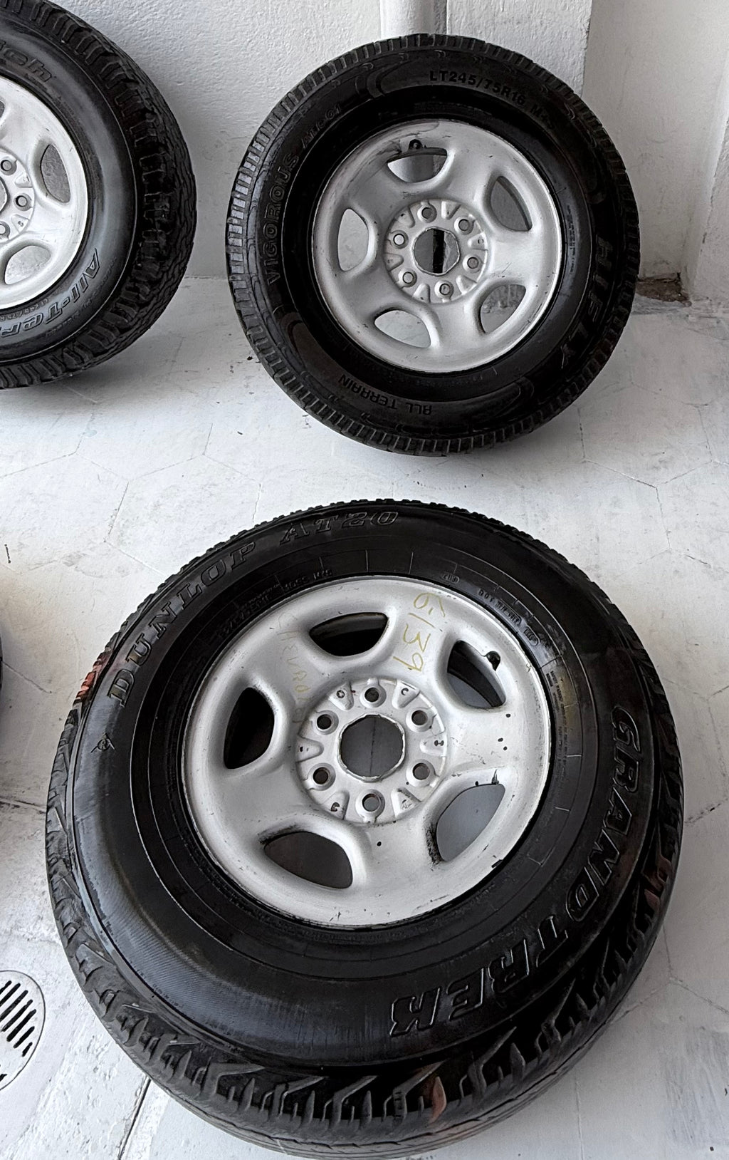 4 Rines 16” Chevrolet Silverado, Cheyenne, Suburban y Express Van – 6×139