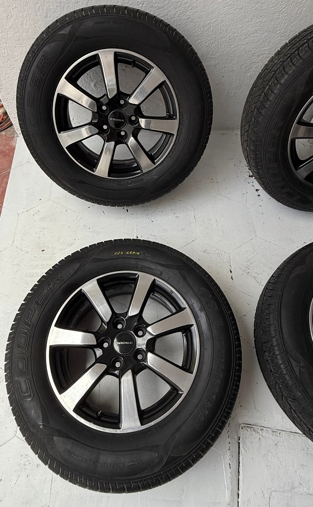 4 Rines y Llantas 16” Dodge Caravan, Voyager, Nitro, Jeep Liberty, Compass y Patriot – 5×114
