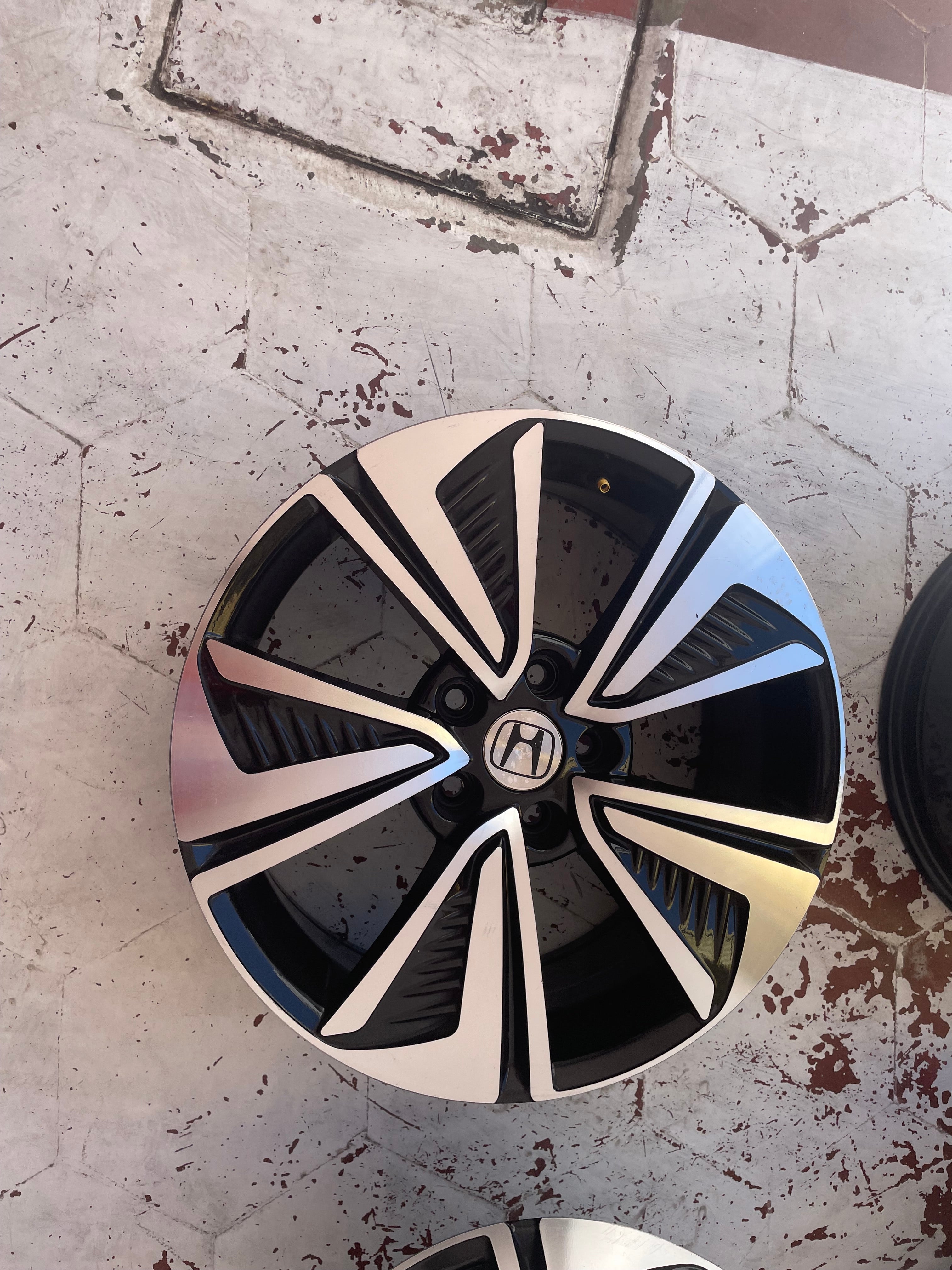 Rines Originales Honda 16" | 5x114 | Juego de 4 Piezas