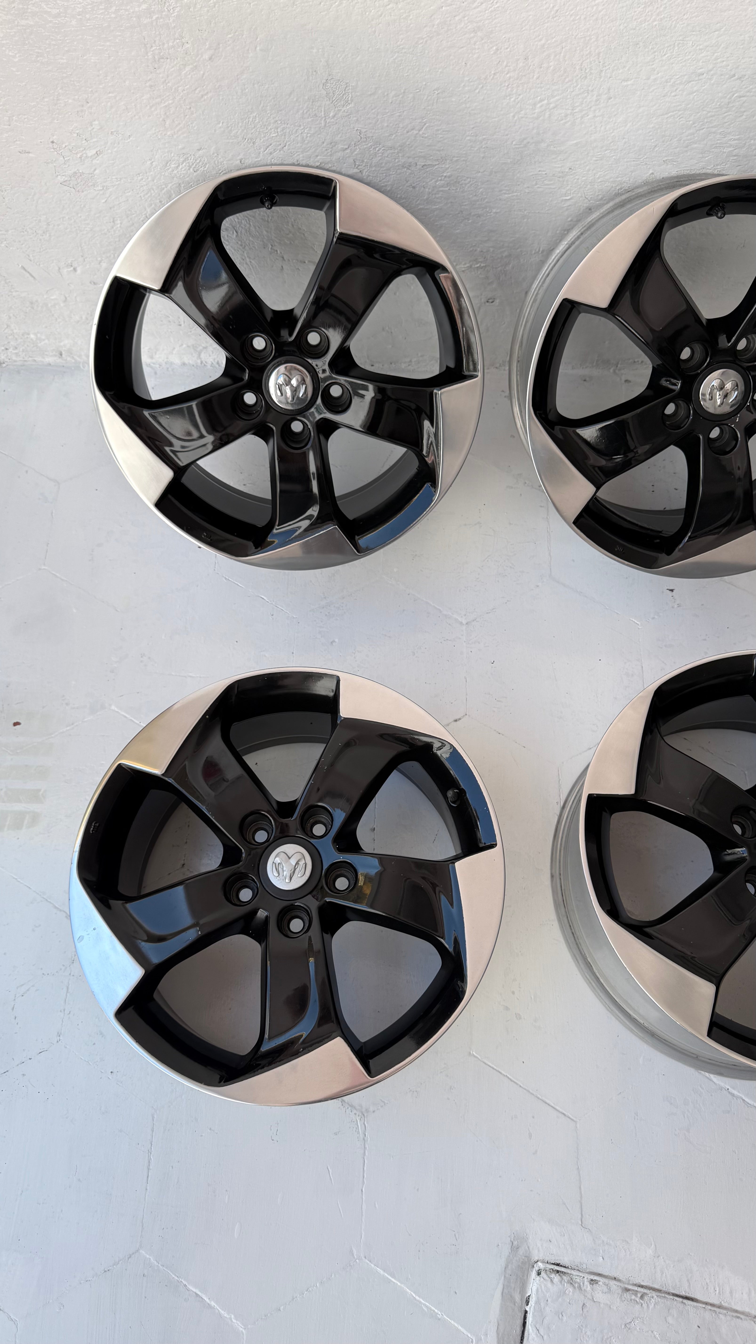 4 Rines 17” Jeep Liberty, Compass, Patriot, Nitro y Dodge Originales Seminuevos 5x114