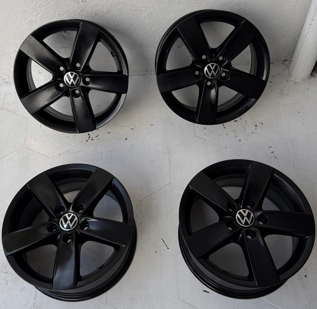 4 Rines 16” Volkswagen Golf y Jetta MK6, MK7 – 5×112 | Black Piano
