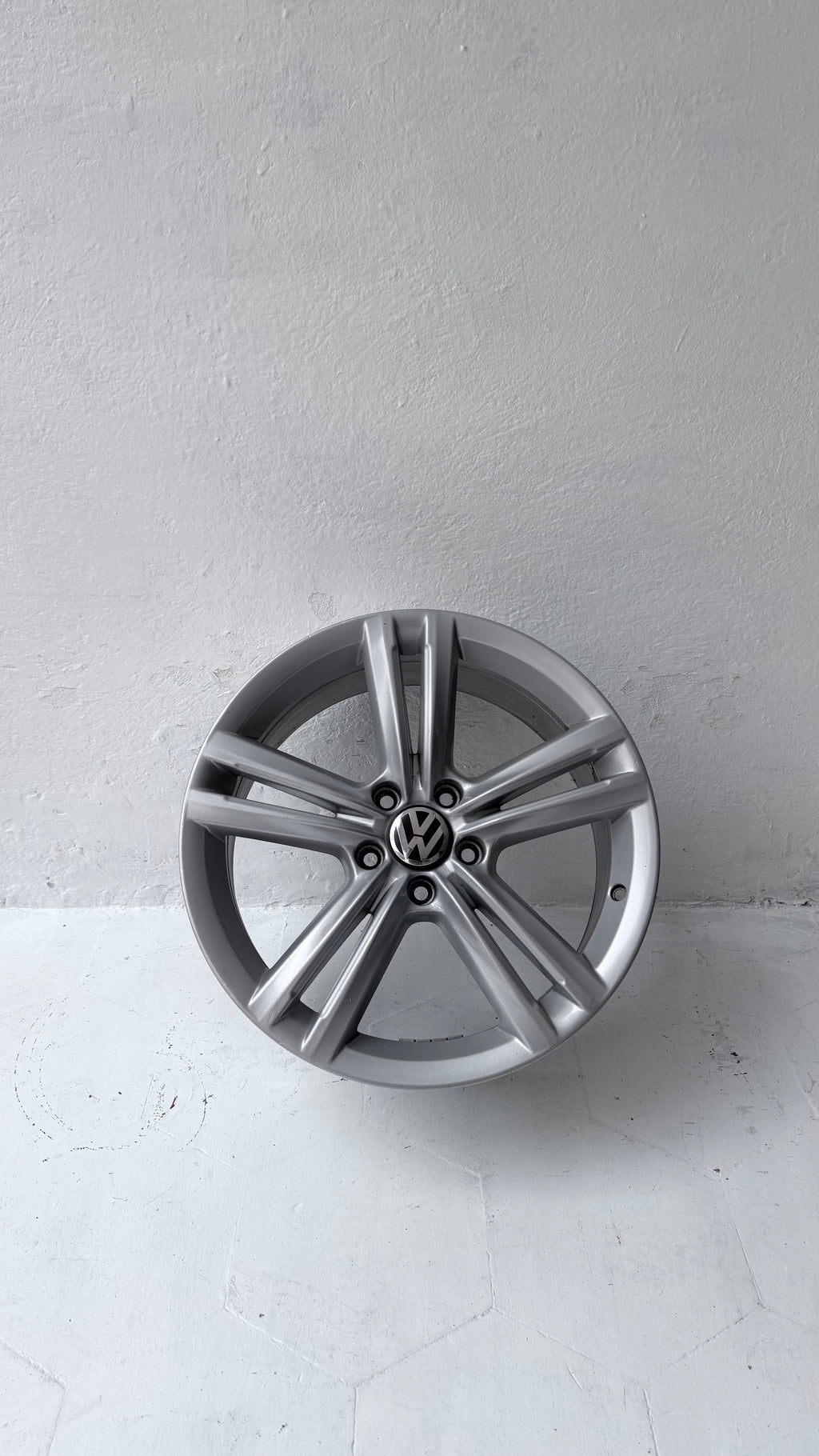 1 Rin 18” Volkswagen Passat, Jetta MK6, Jetta MK7, Taos, Tiguan y Bora – 5×112