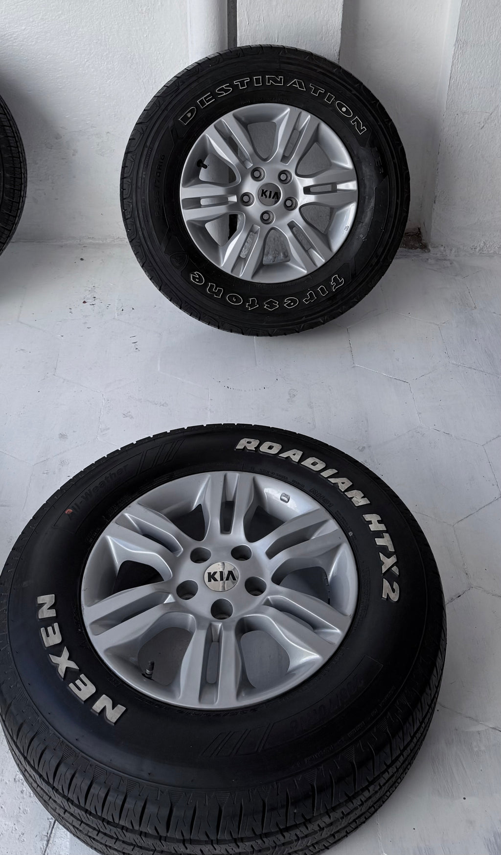 4 Rines con llantas 16” Kia Seltos y Sportage, Hyundai Tucson y Creta – 5×114