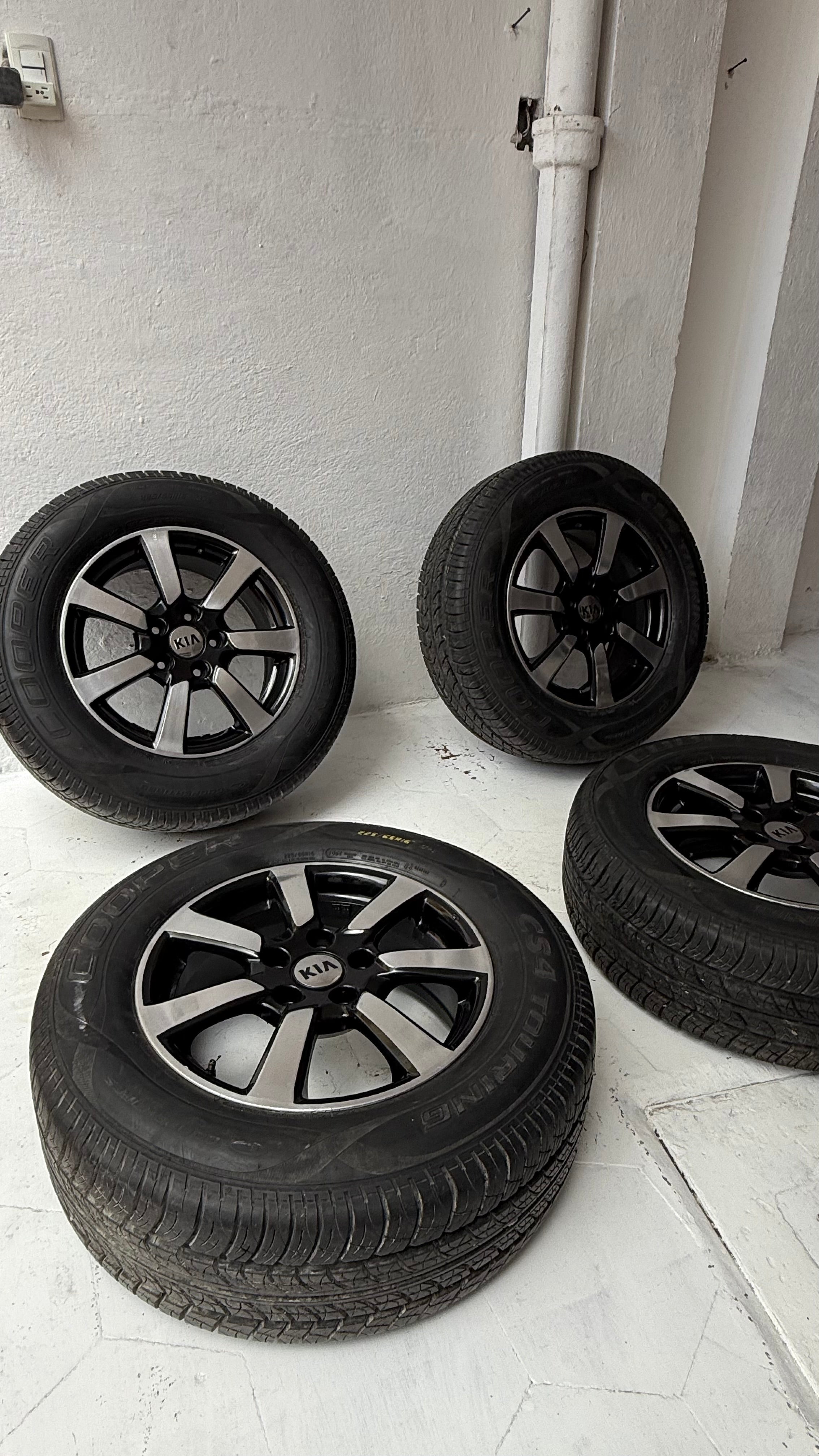 4 Rines con Llantas 16” Kia Forte, Optima y Sportage; Hyundai Tucson – 5×114