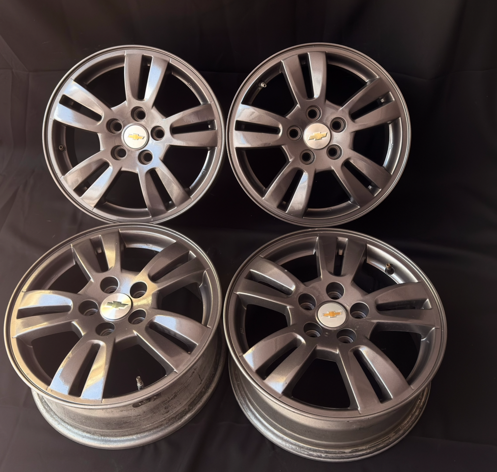 4 rines 15 pulgadas Chevrolet Trax Cavalier Onix Sonic originales 5x105