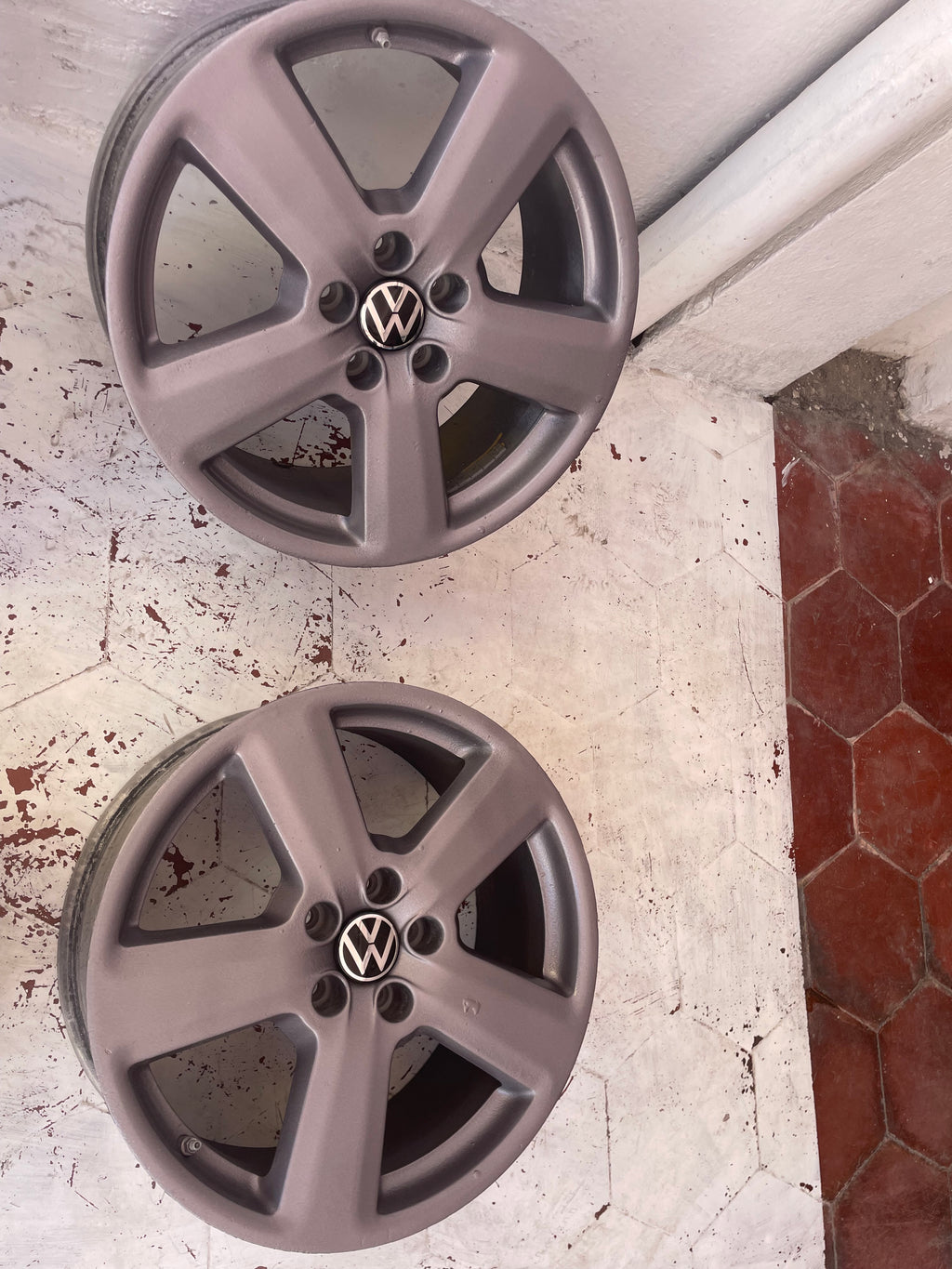 Rines Originales Volkswagen 18" para Jetta MK6 / MK7 - 5x112