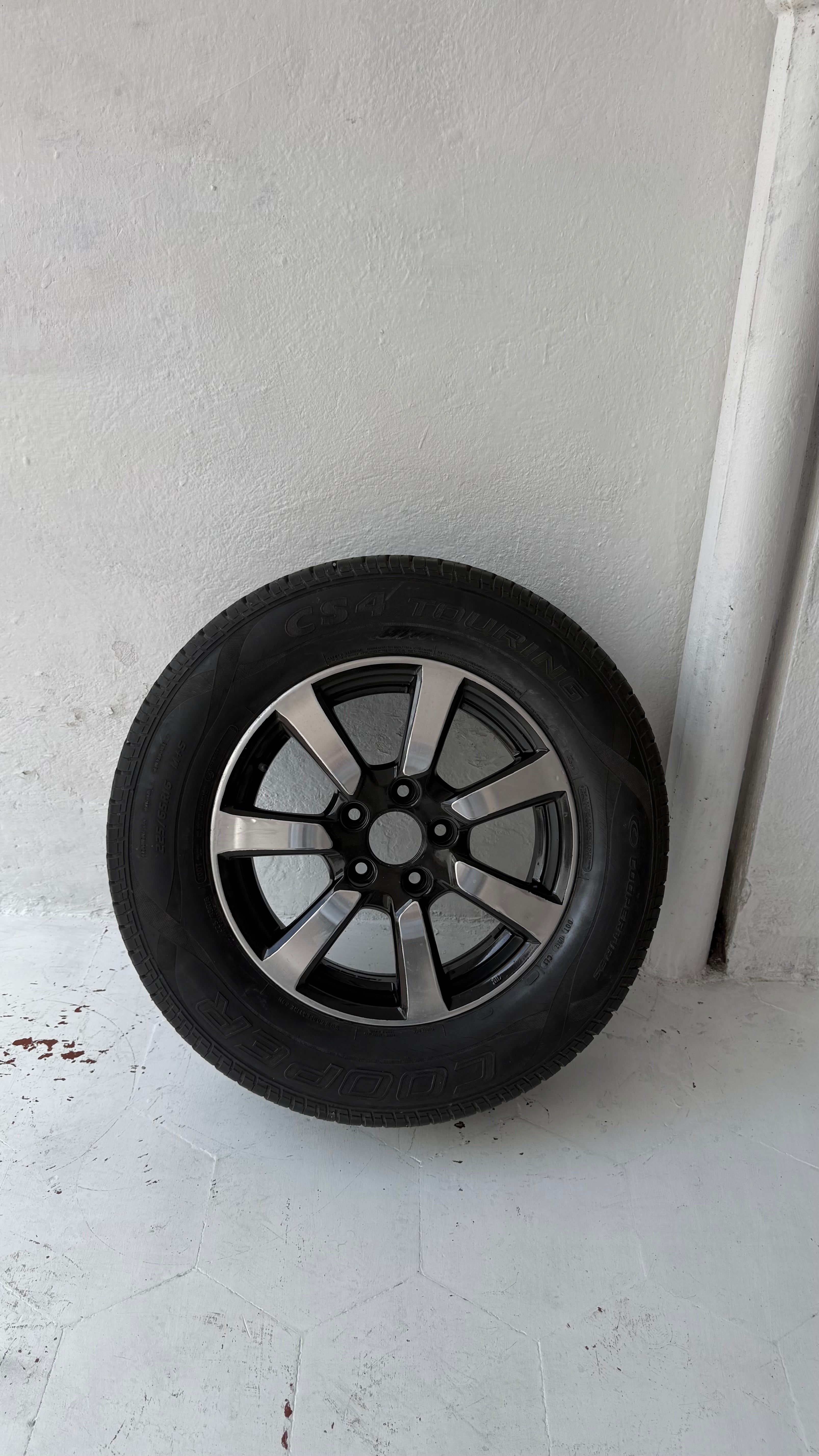 4 Rines y Llantas 16” Dodge Caravan, Voyager, Nitro, Jeep Liberty, Compass y Patriot – 5×114