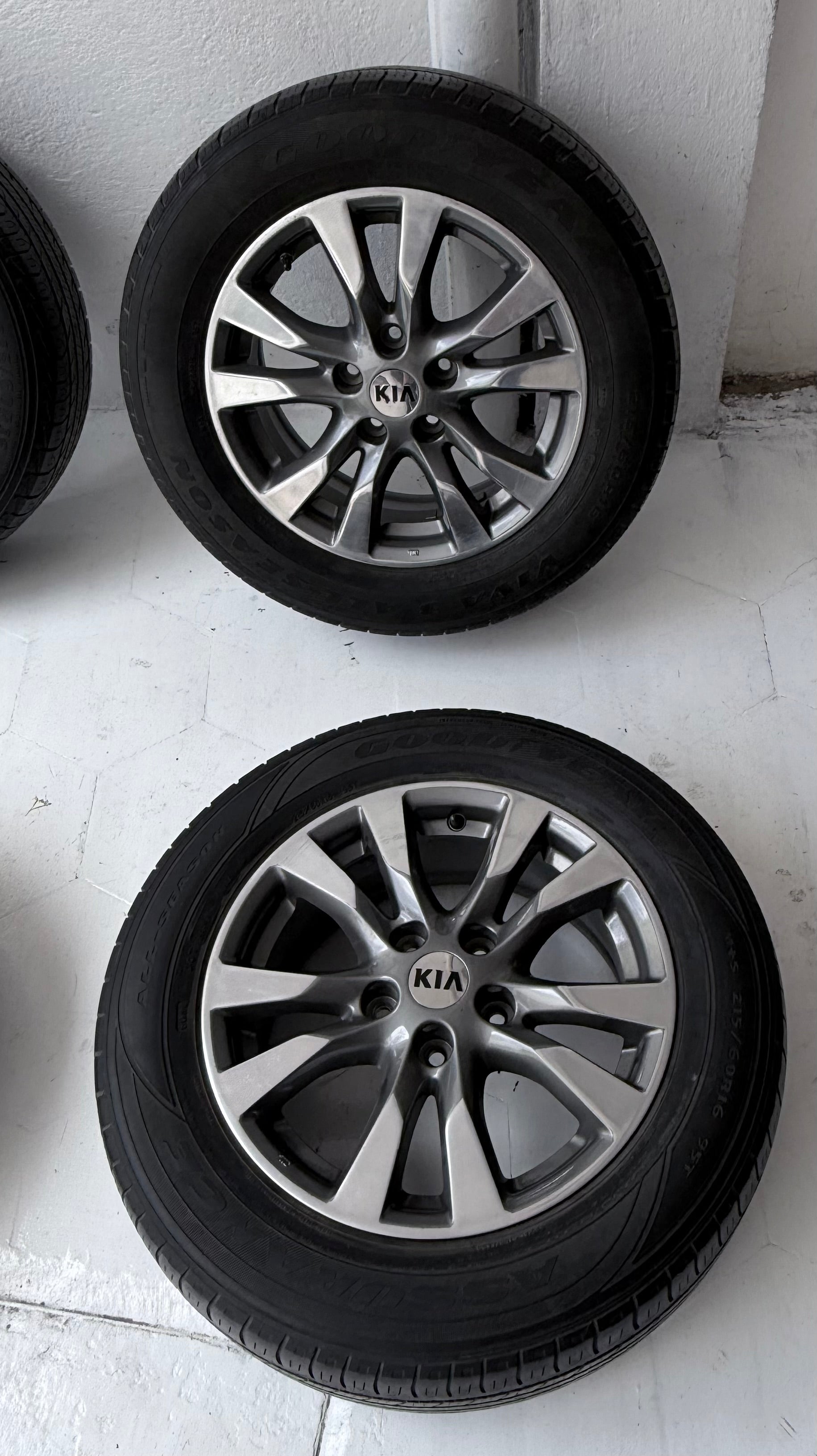 4 Rines con llantas 16” Kia Forte, Optima y Sportage – 5×114