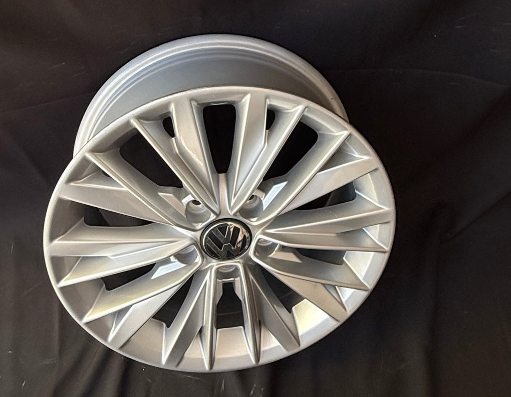1 Rin 16” Volkswagen Jetta MK6, Jetta MK7, Tiguan, Taos, Golf, Passat y New Beetle