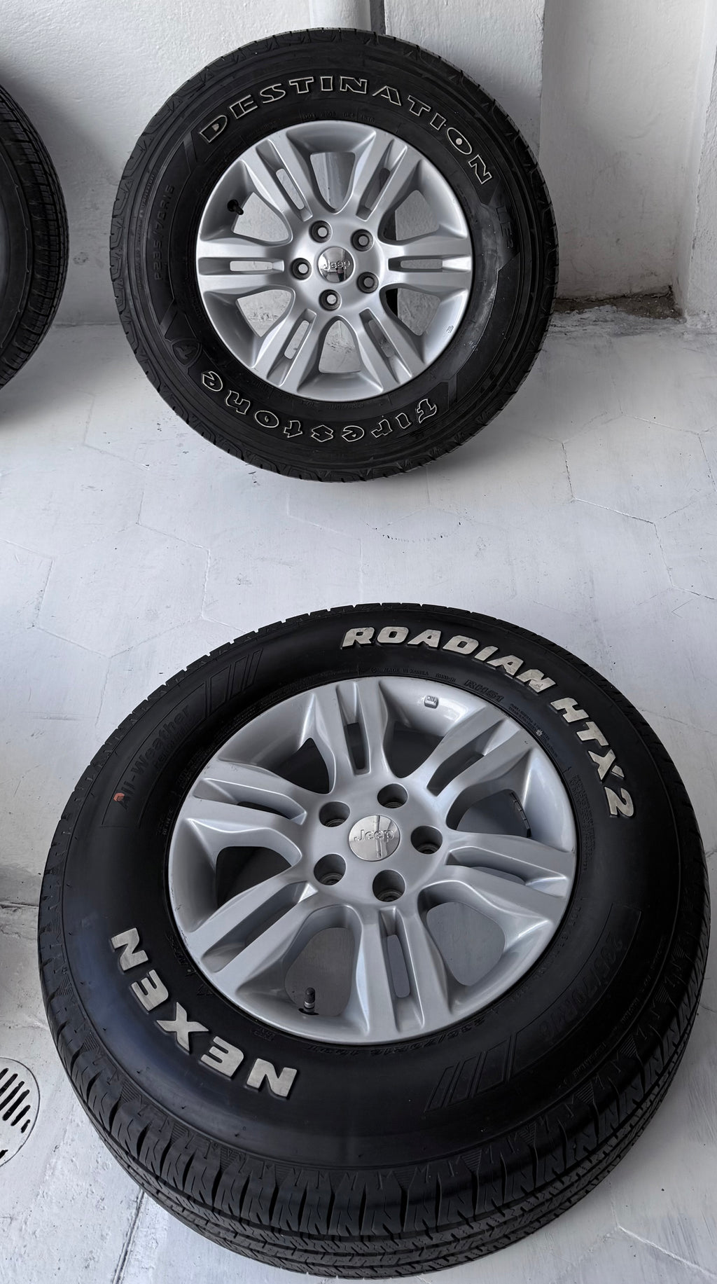 4 Rines con llantas 16” Jeep Liberty, Patriot, Compass, Wrangler, Dodge Nitro, Caravan y Voyager – 5×114