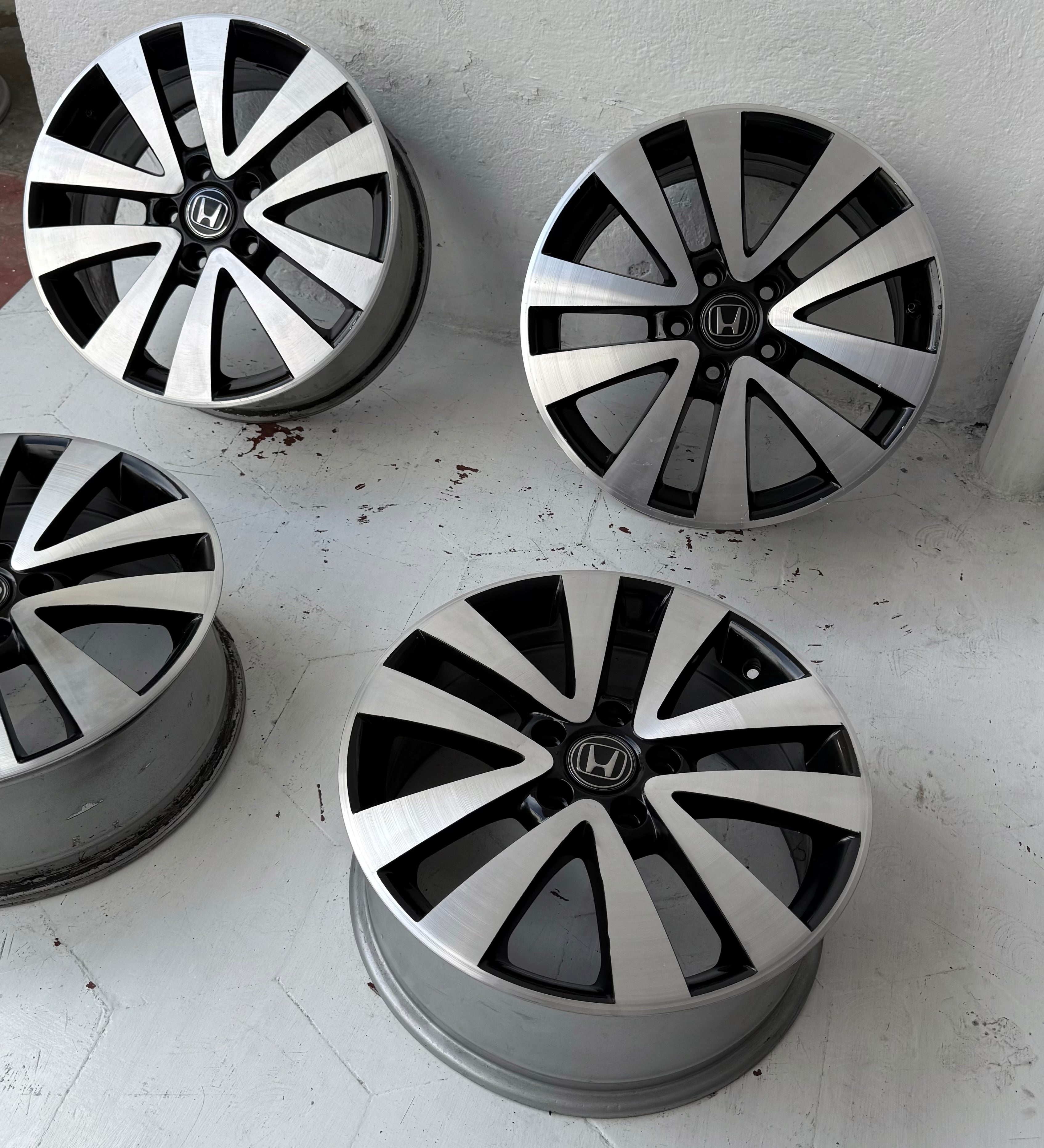4 Rines 17” Honda – 5×114