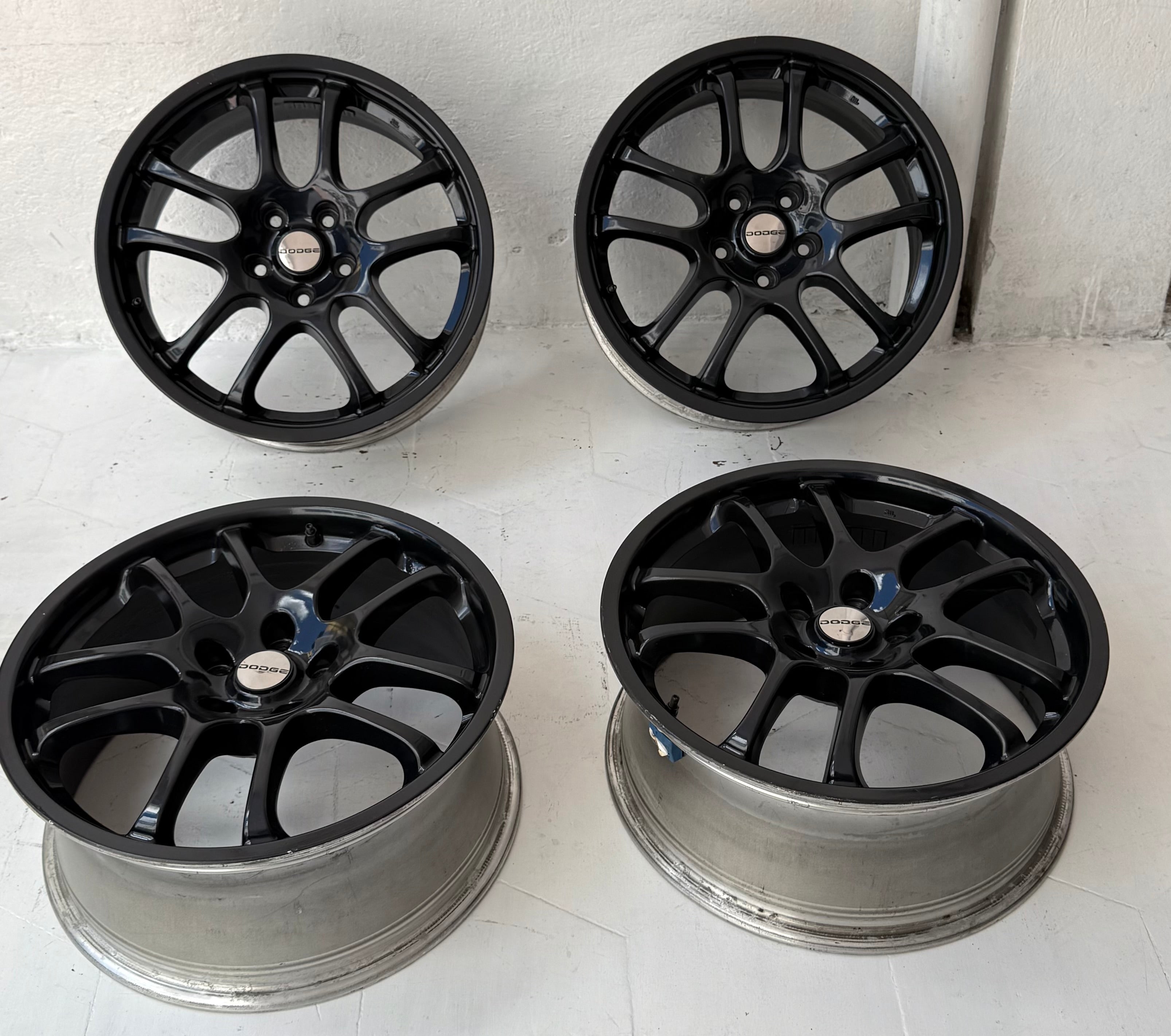 4 Rines 18” Dodge 300C, Avenger, Jeep Liberty, Compass, Nitro y Patriot – 5×114