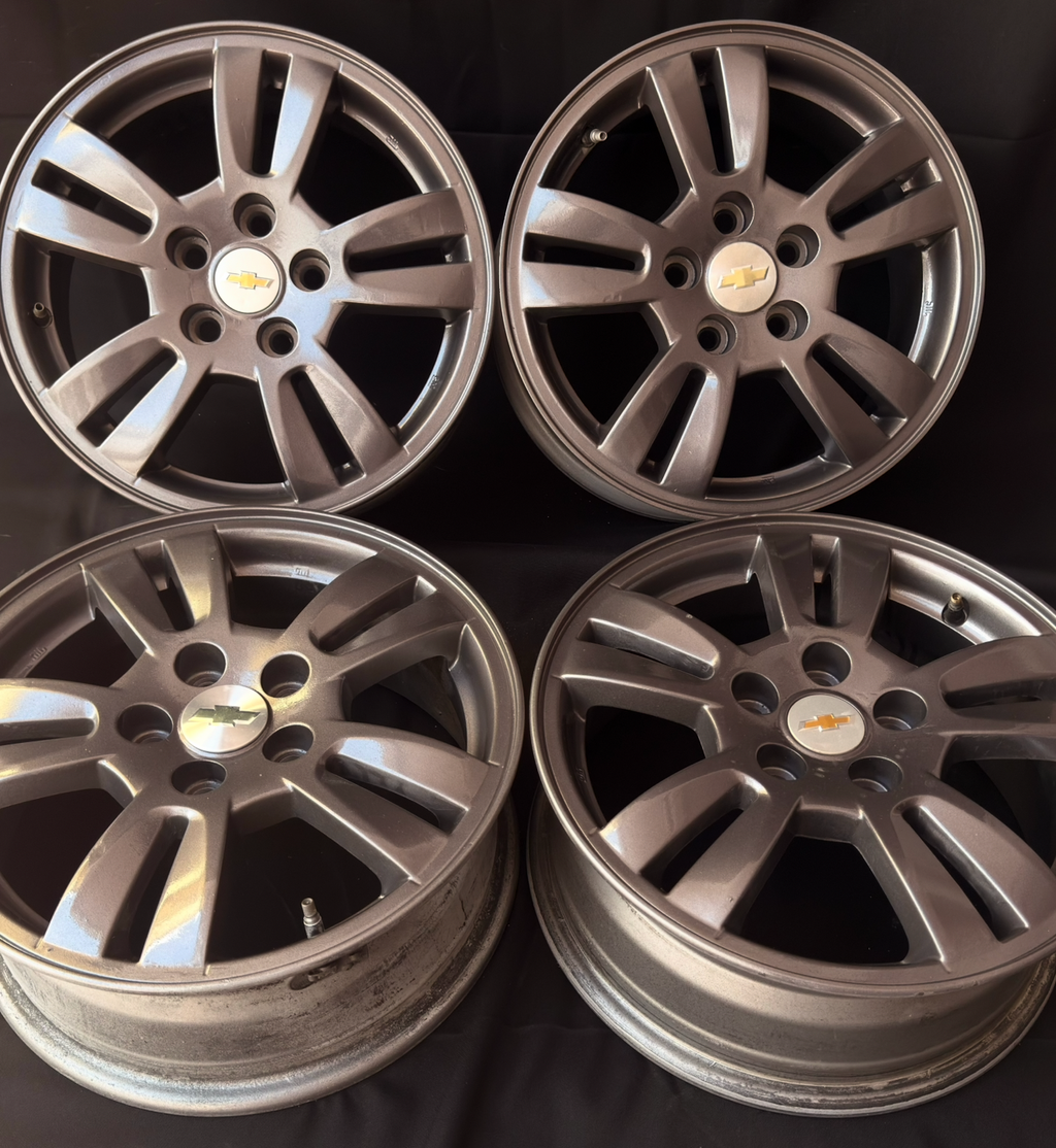 4 rines 15 pulgadas Chevrolet Trax Cavalier Onix Sonic originales 5x105