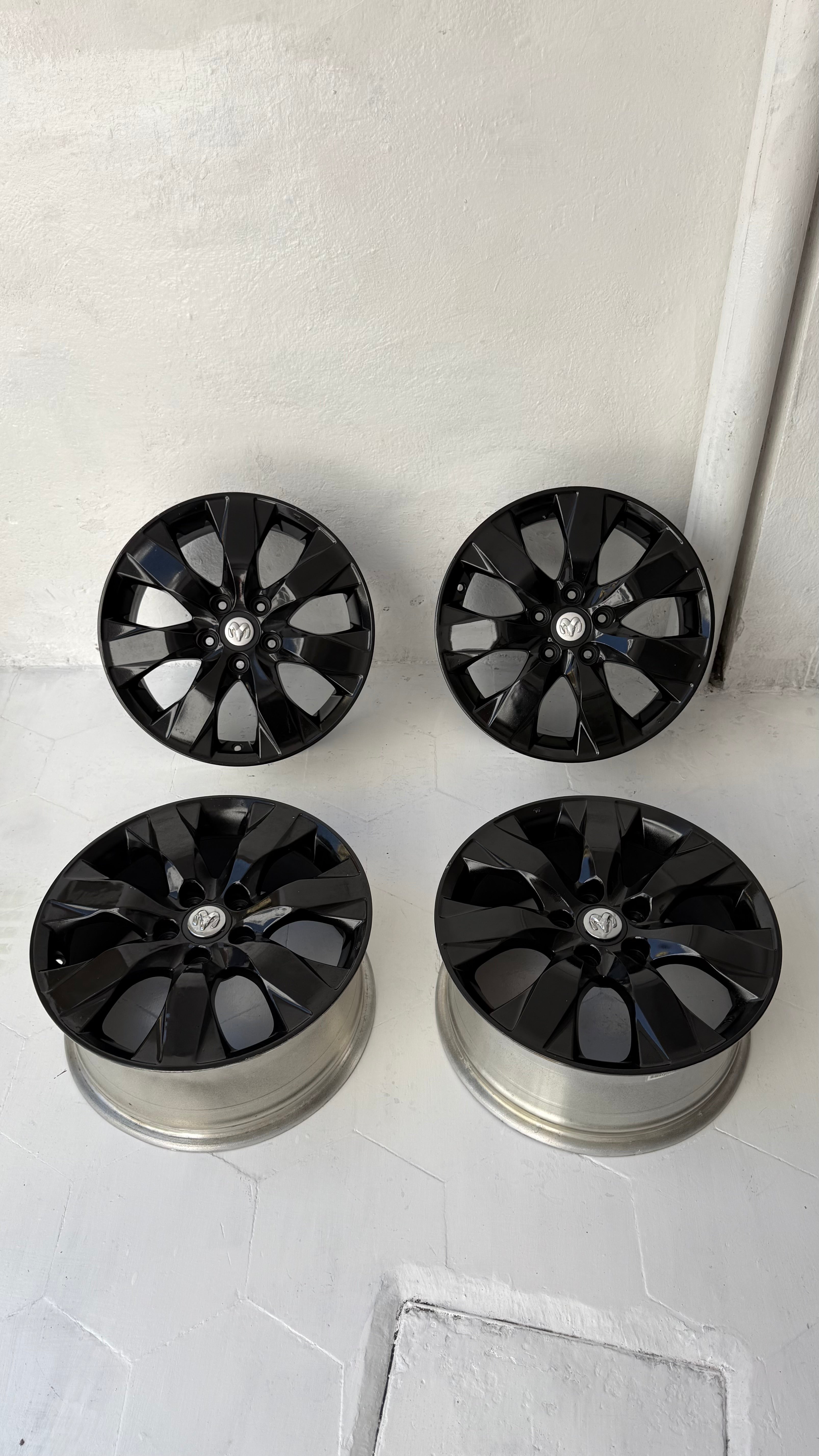 4 Rines 17” Jeep Liberty, Compass, Patriot, Nitro y Dodge Originales 5x114