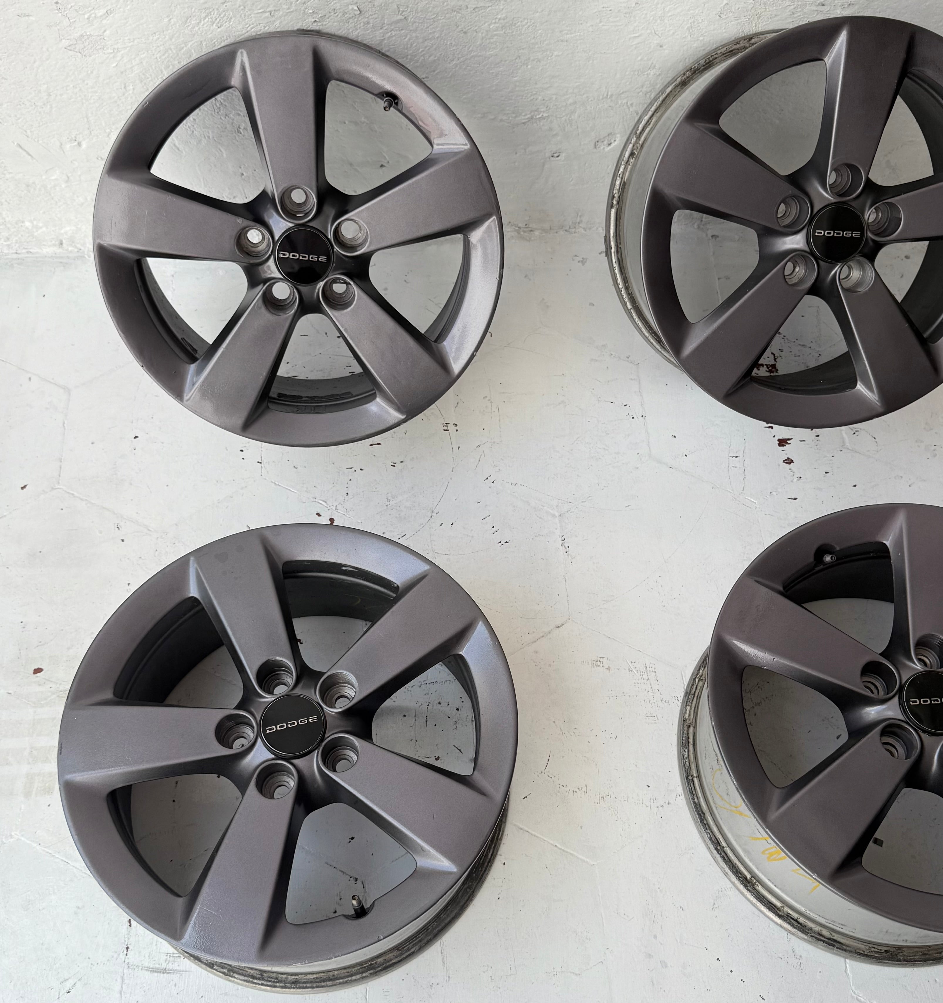 4 Rines 16” Dodge Caravan, Voyager, Avenger, Caliber, Jeep Liberty, Patriot, Compass y Nitro – 5×114