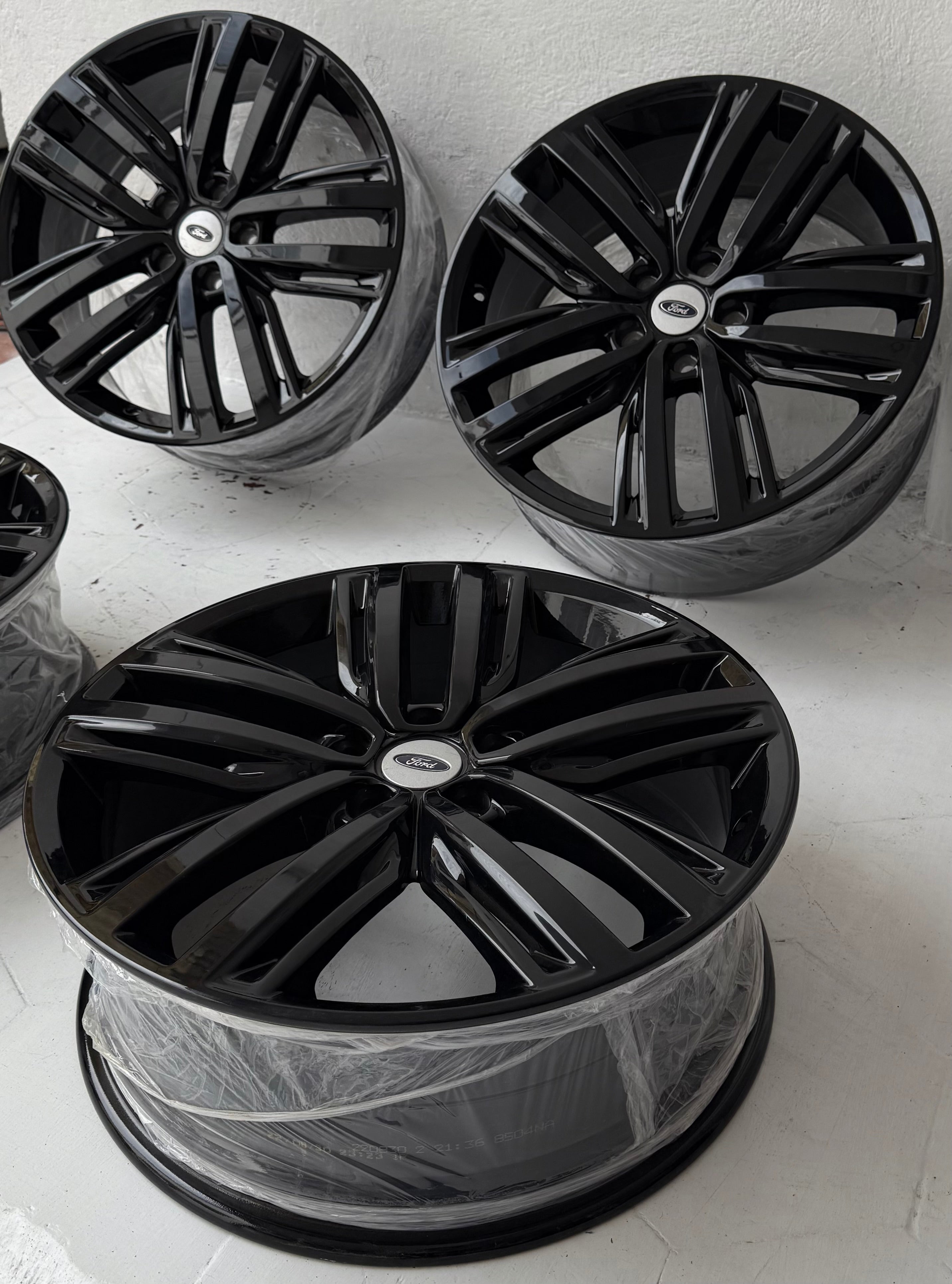 4 Rines Nuevos 19” Ford Mustang y Explorer – 5×114