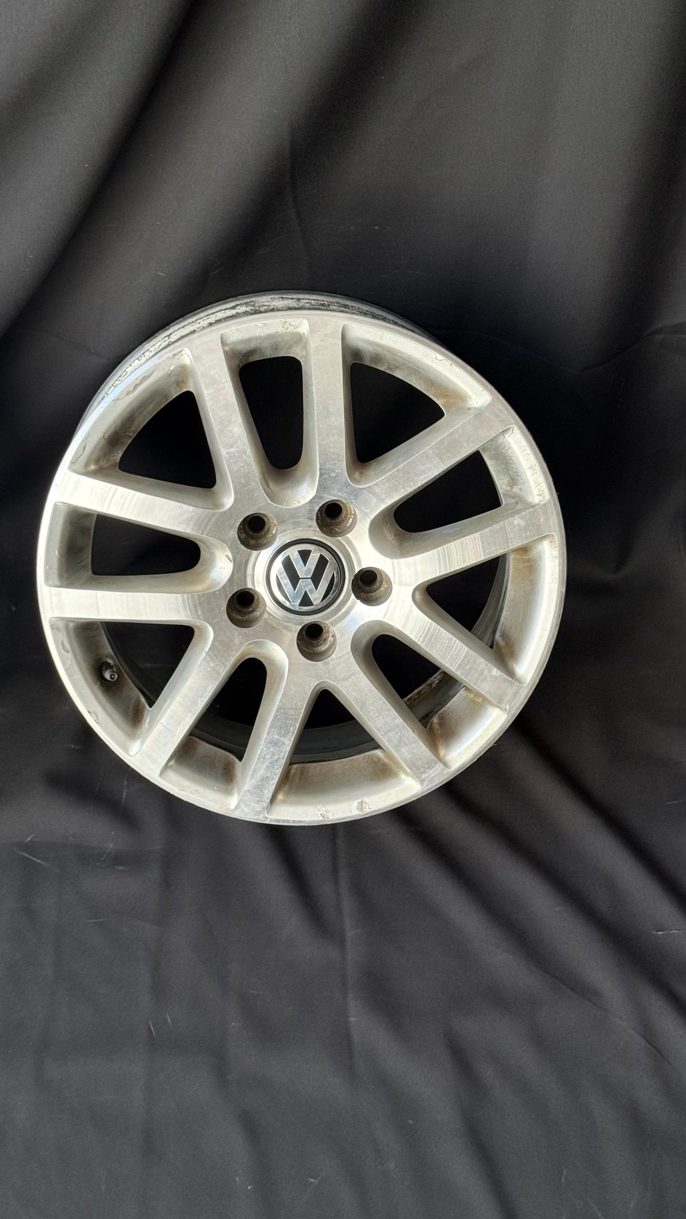 4 Rines 16” Volkswagen Jetta MK6 / Bora Seminuevos