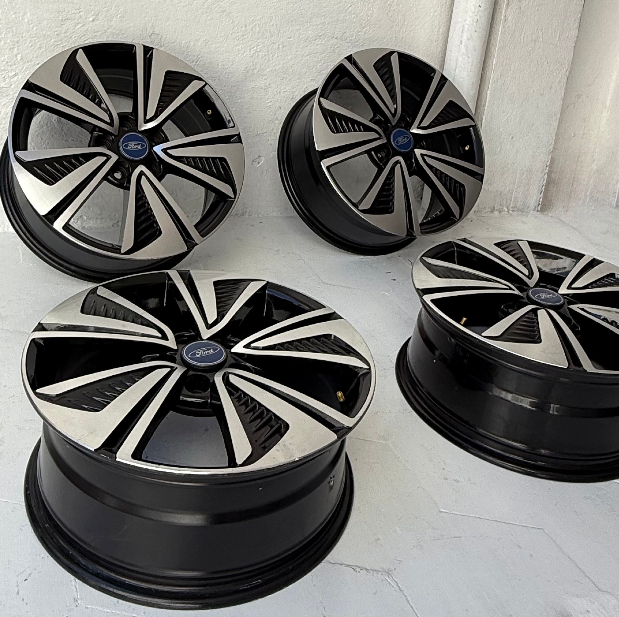 4 Rines 17” Ford Mustang Explorer Ranger Originales Nuevos 5x114