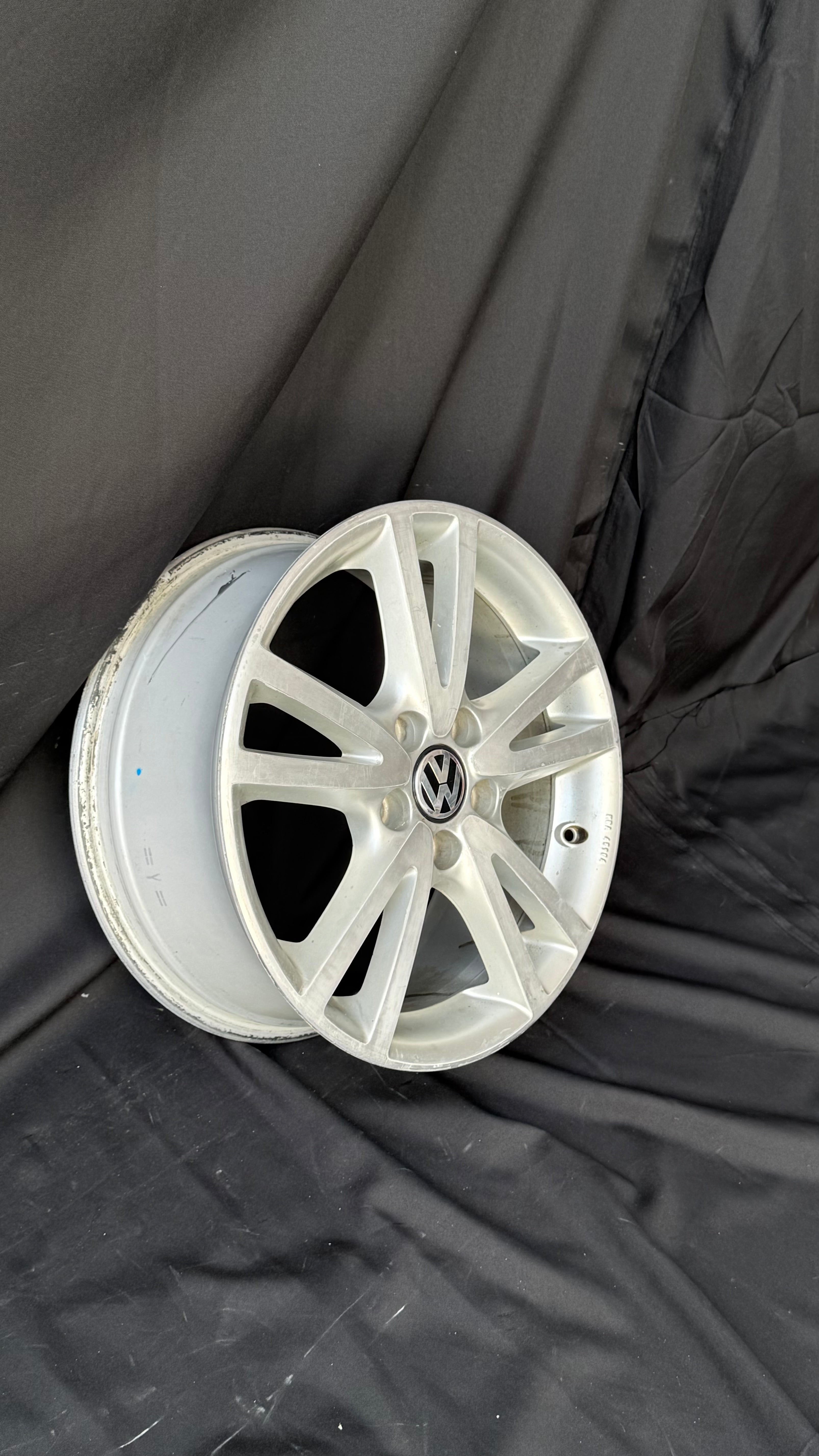 1 Rin 17” Volkswagen Jetta MK6 / Golf