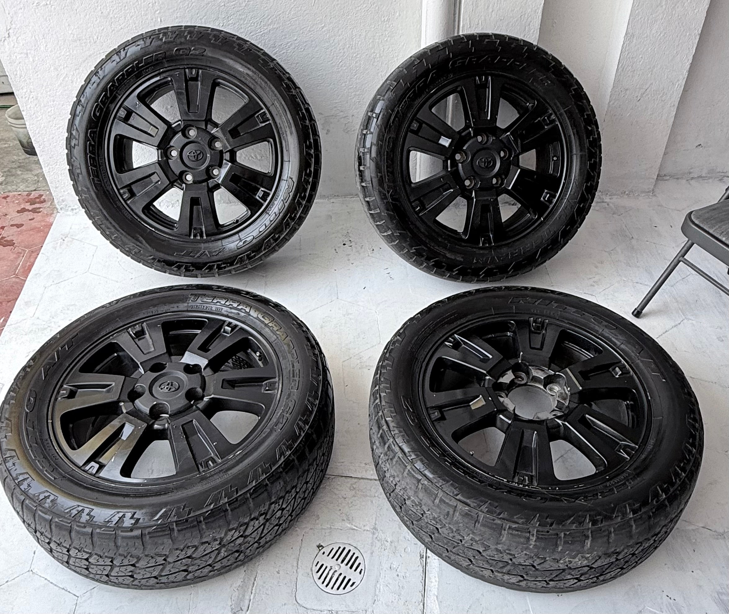 4 Rines con llantas 20” Toyota Tundra – 5×150