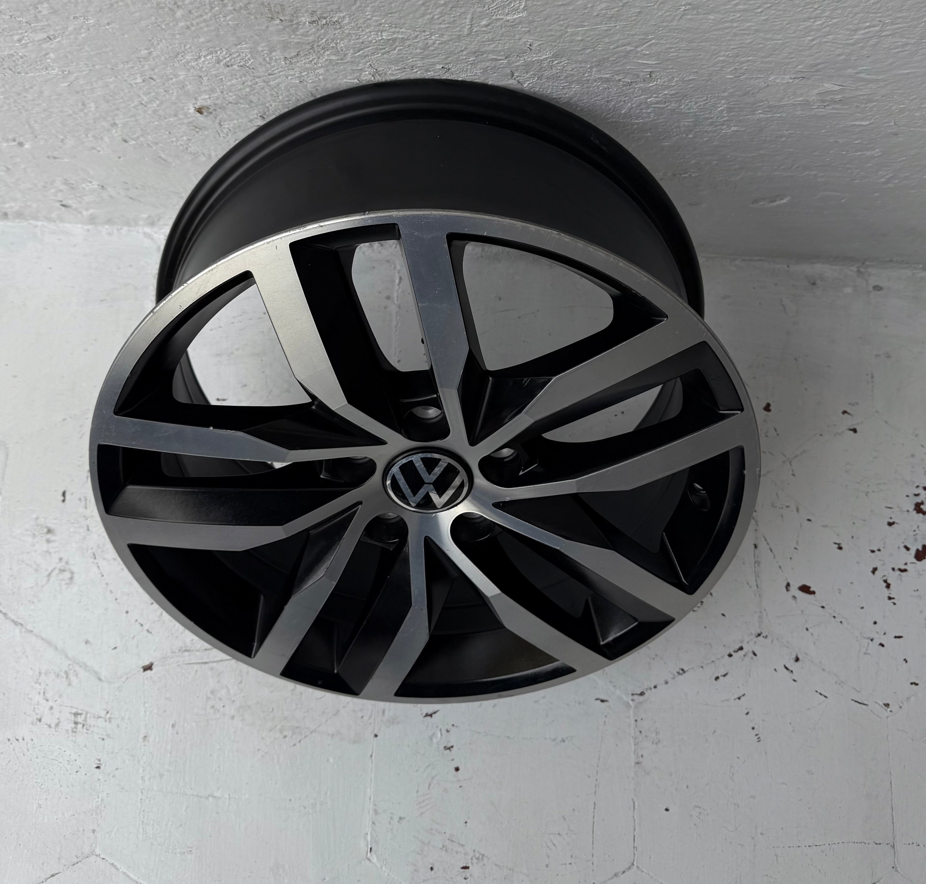1 Rin 17” Volkswagen Golf / Jetta – 5×112