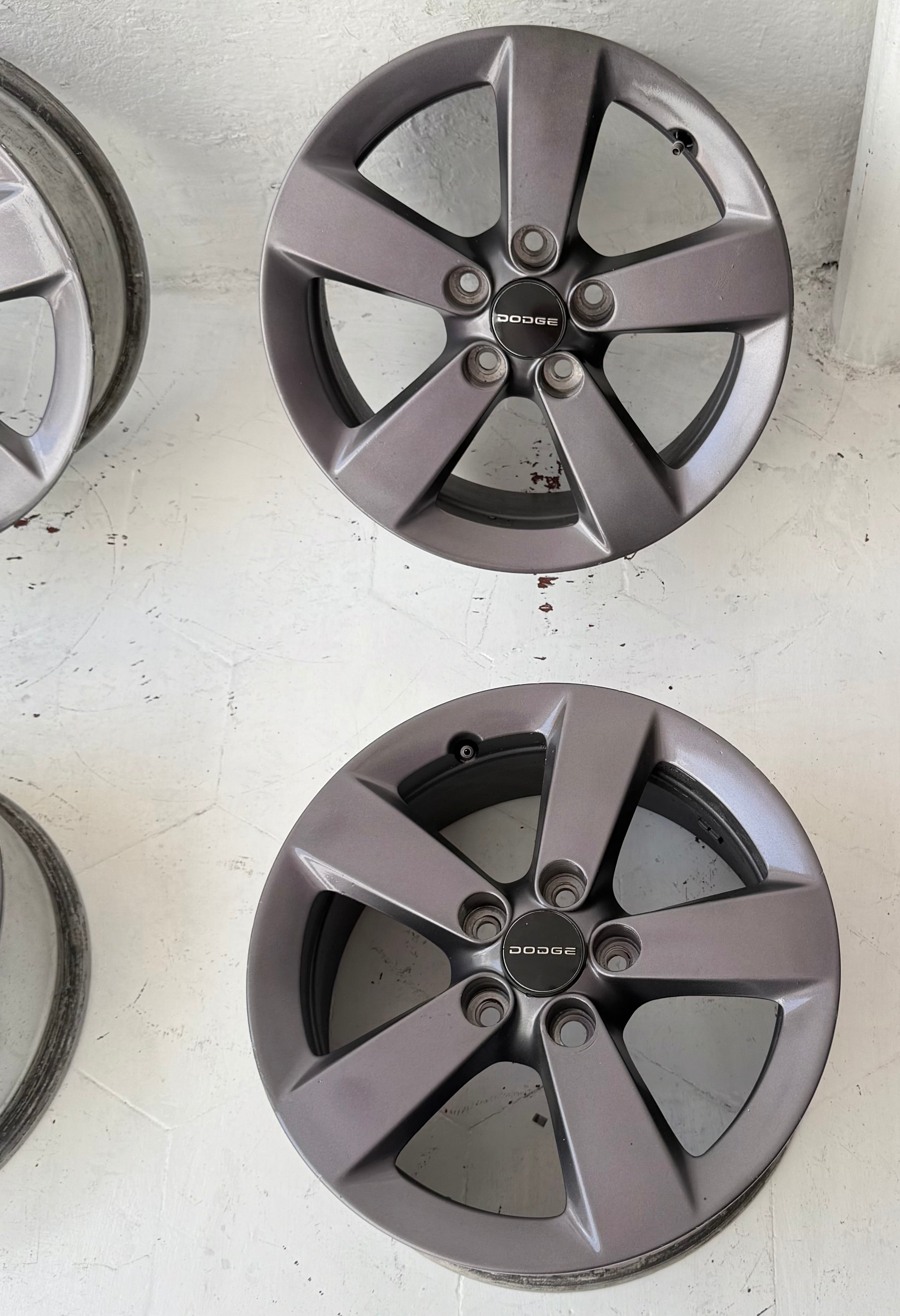 4 Rines 16” Dodge Caravan, Voyager, Avenger, Caliber, Jeep Liberty, Patriot, Compass y Nitro – 5×114