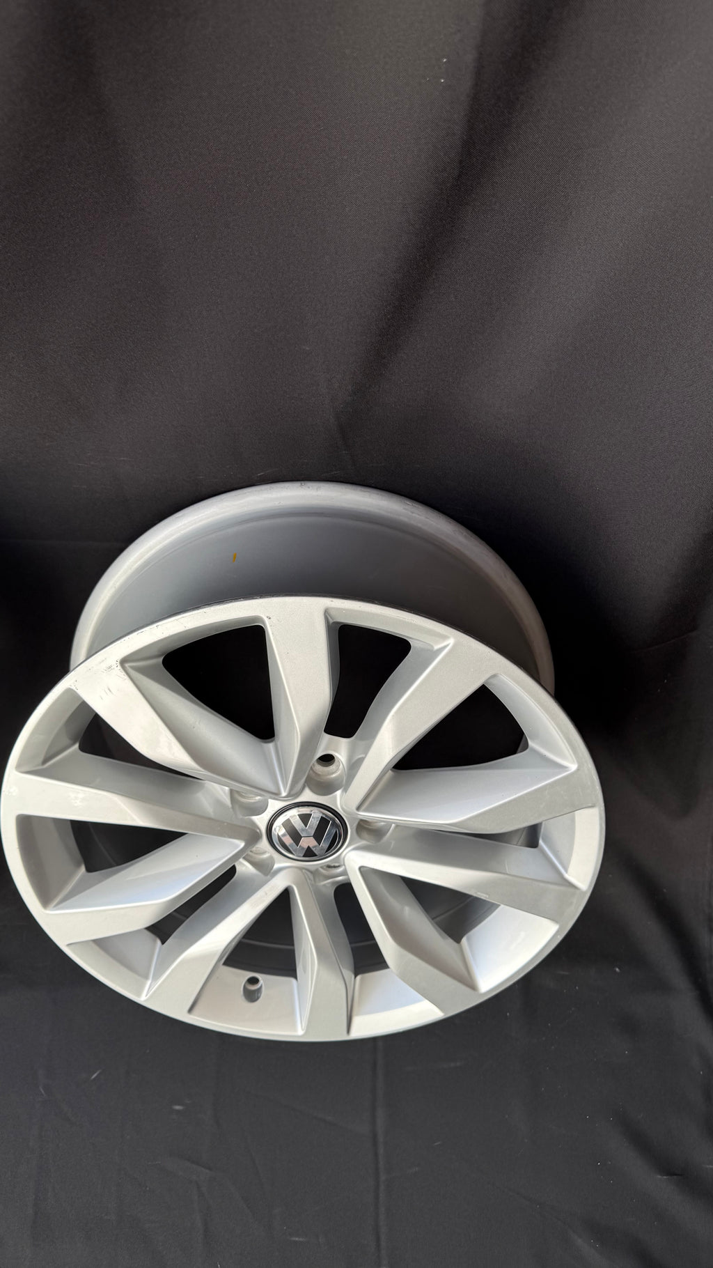 4 Rines 17” Volkswagen Originales Nuevos Tiguan Taos Golf Jetta MK6 MK7 Passat New Beetle