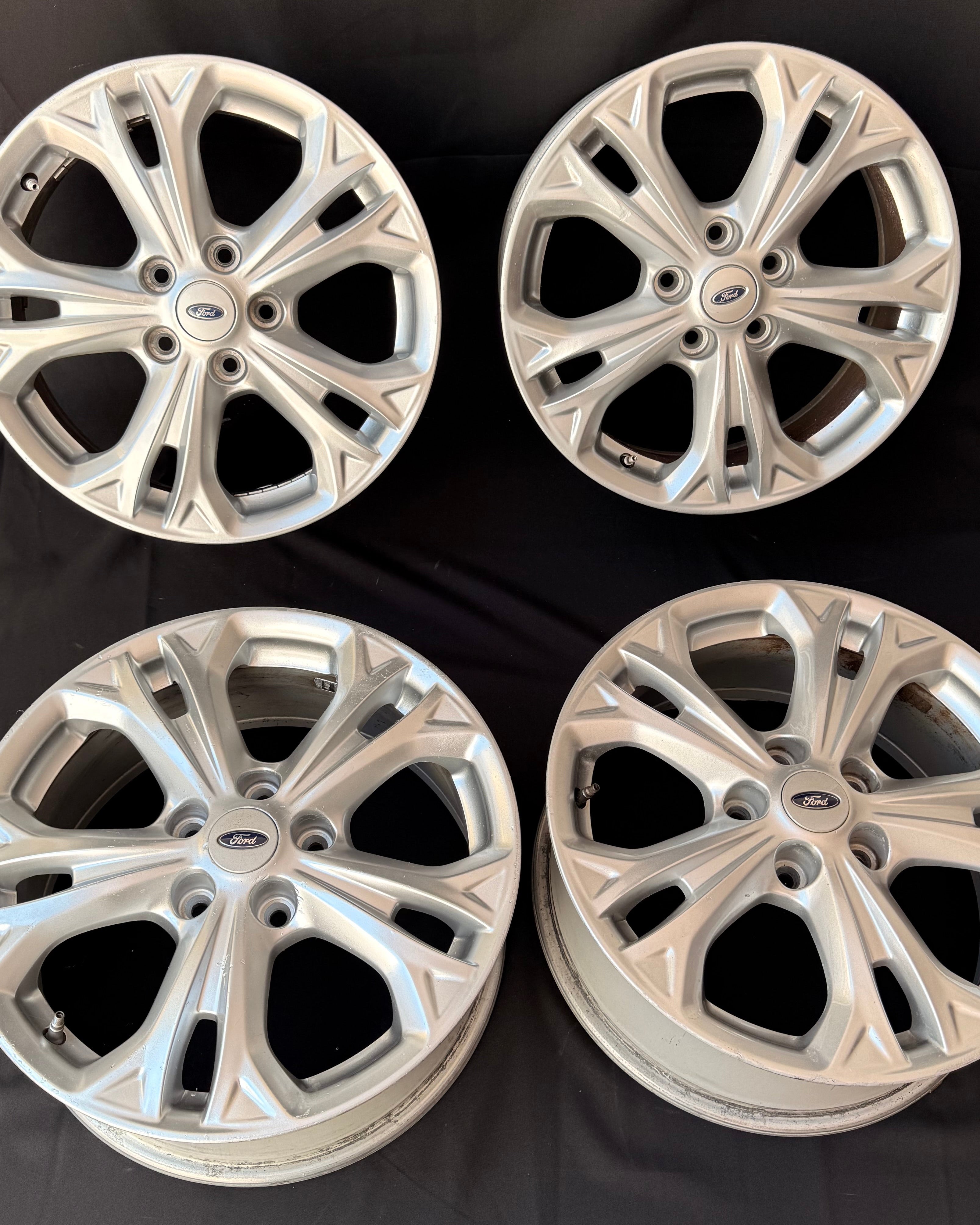 4 rines 17 pulgadas Ford Focus originales nunca reparados 5x108