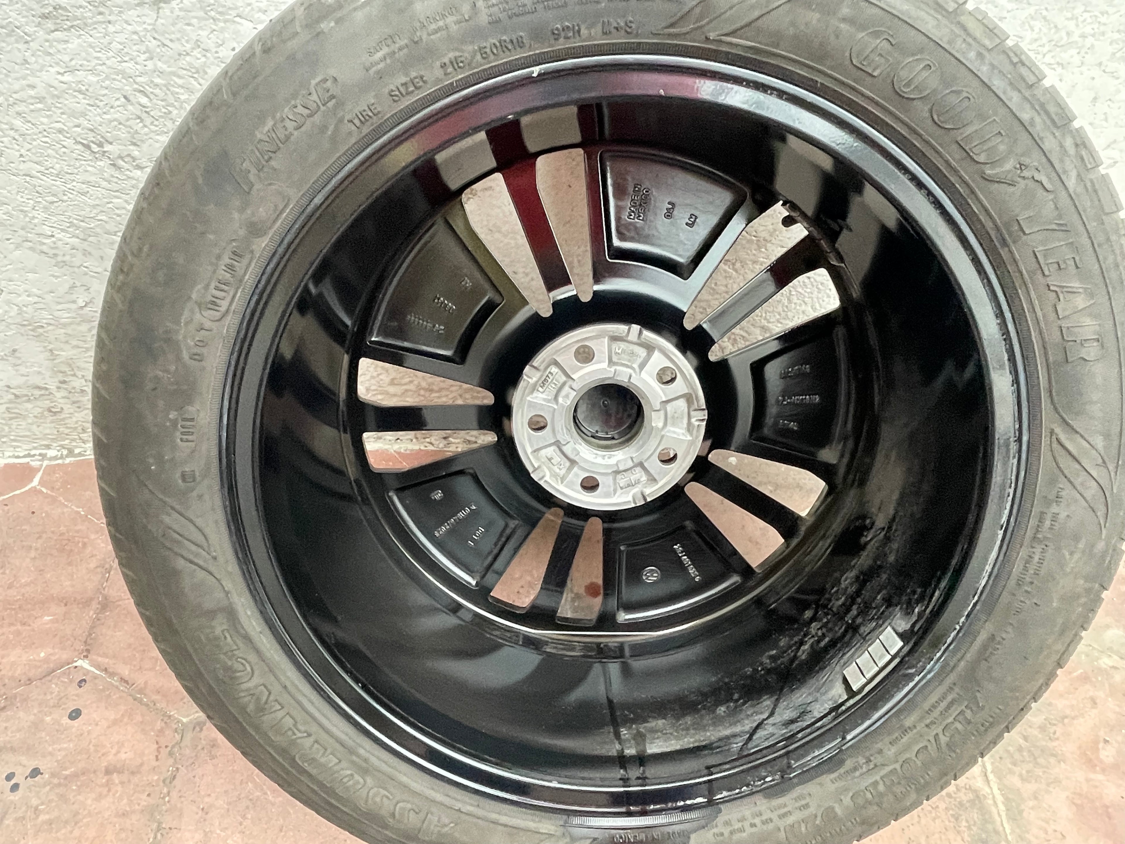 4 Rines 18” Volkswagen TAOS TiGUAN Originales Volkswagen 5:112 b