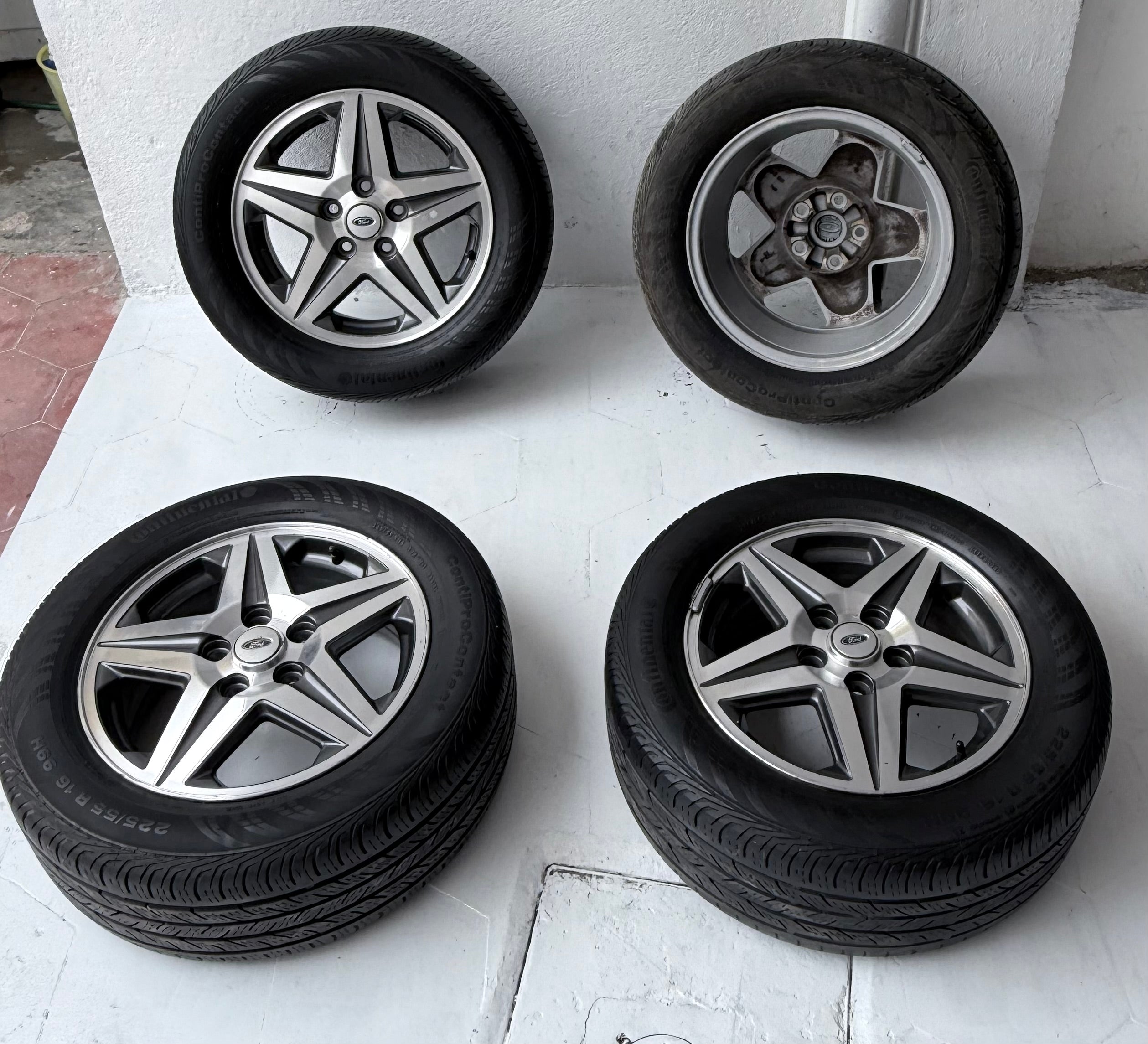 4 Rines con llantas 16” Ford Mustang, Ranger y Explorer – 5×114