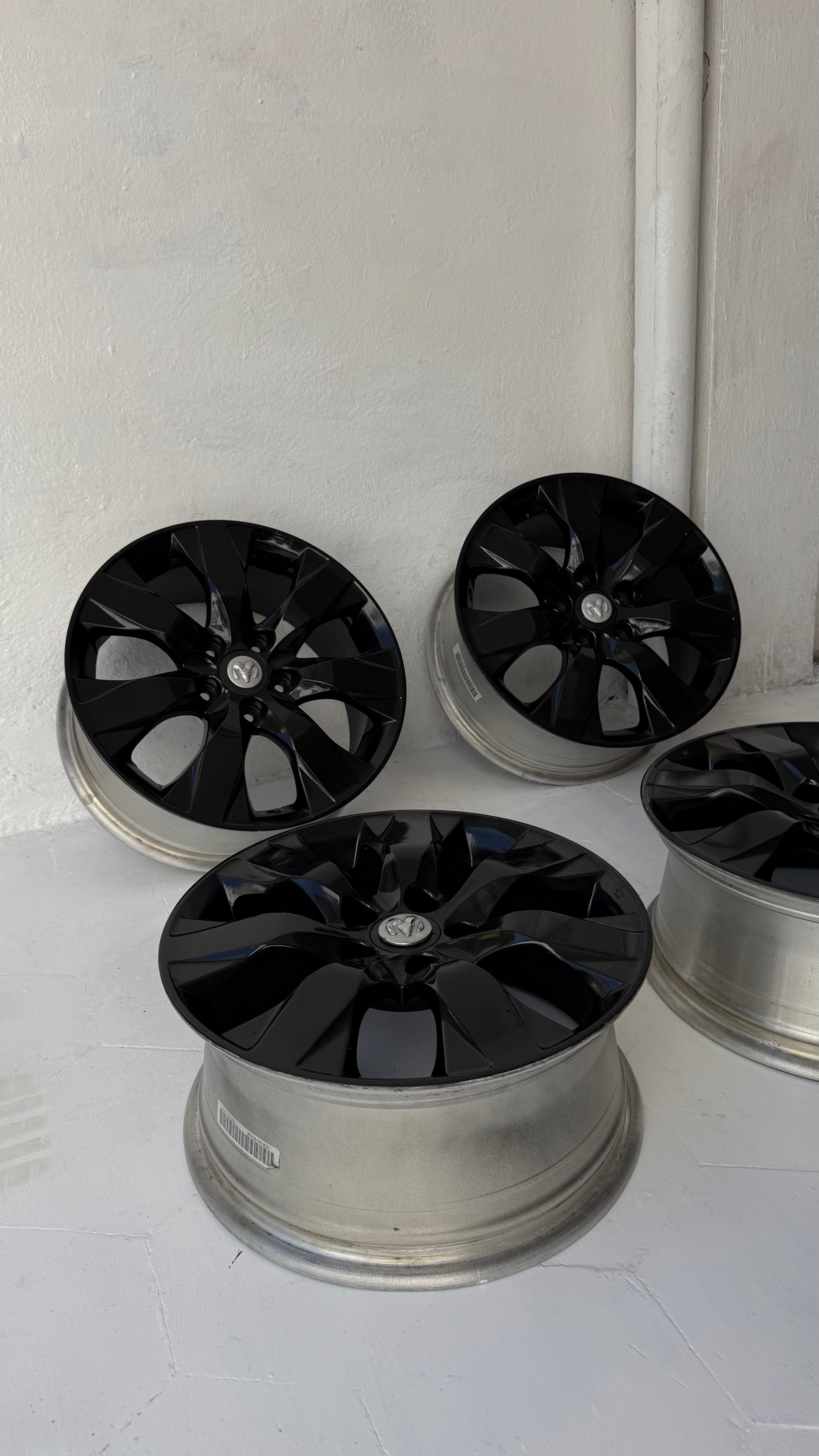 4 Rines 17” Jeep Liberty, Compass, Patriot, Nitro y Dodge Originales 5x114