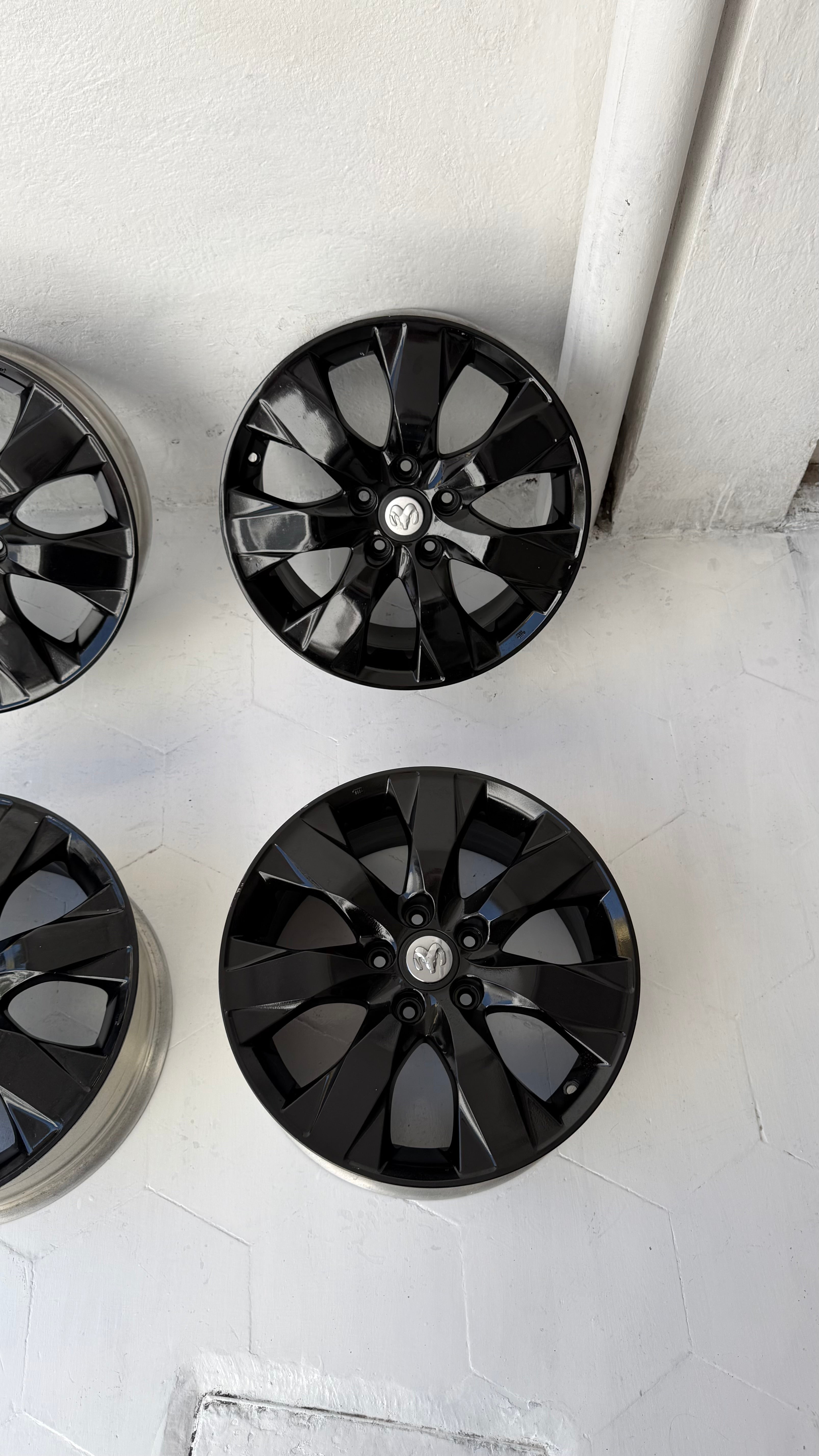 4 Rines 17” Jeep Liberty, Compass, Patriot, Nitro y Dodge Originales 5x114