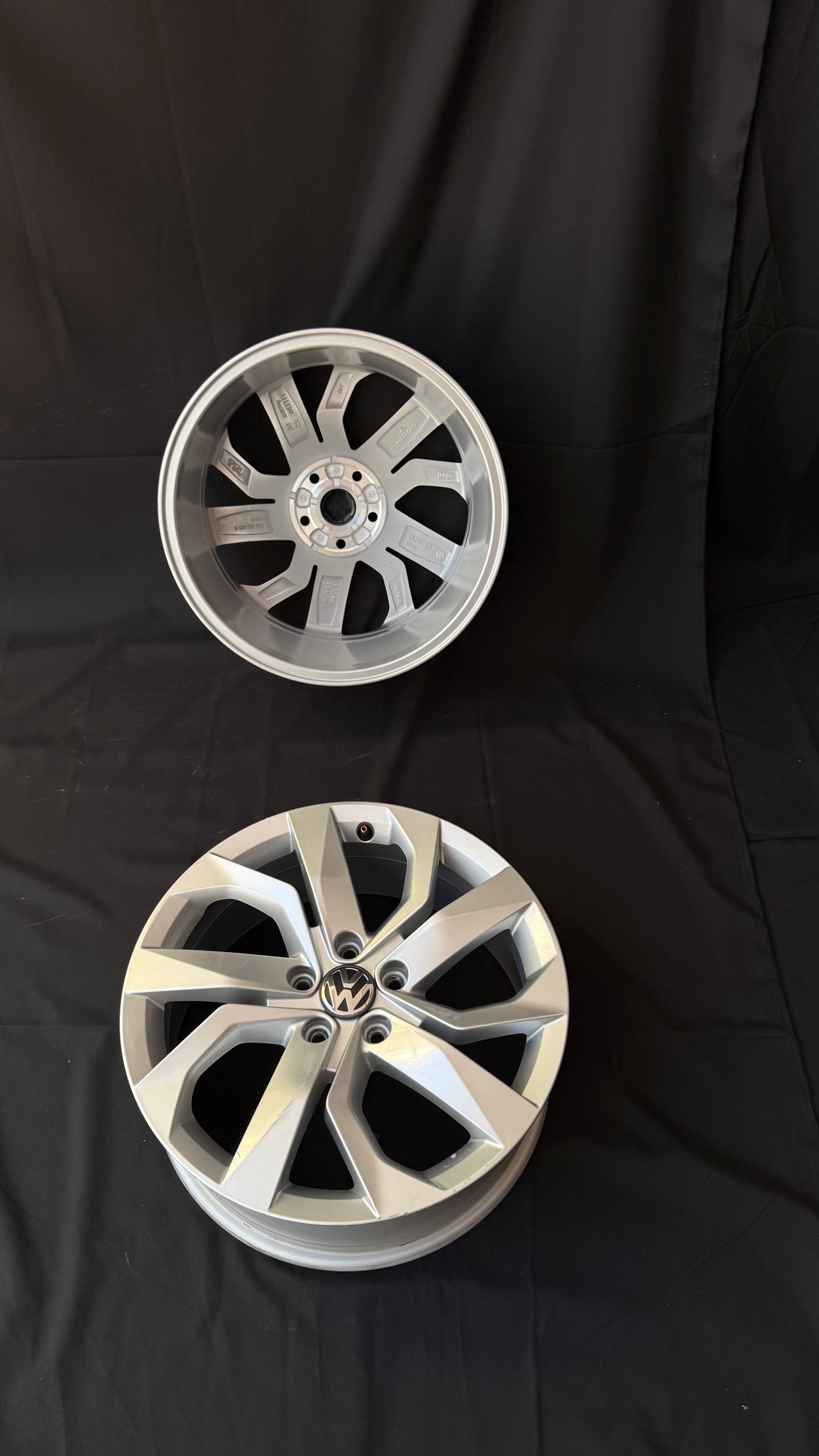 4 Rines 18” Volkswagen Tiguan Taos Golf Jetta MK6 MK7 Passat New Beetle Originales Nuevos 5x112