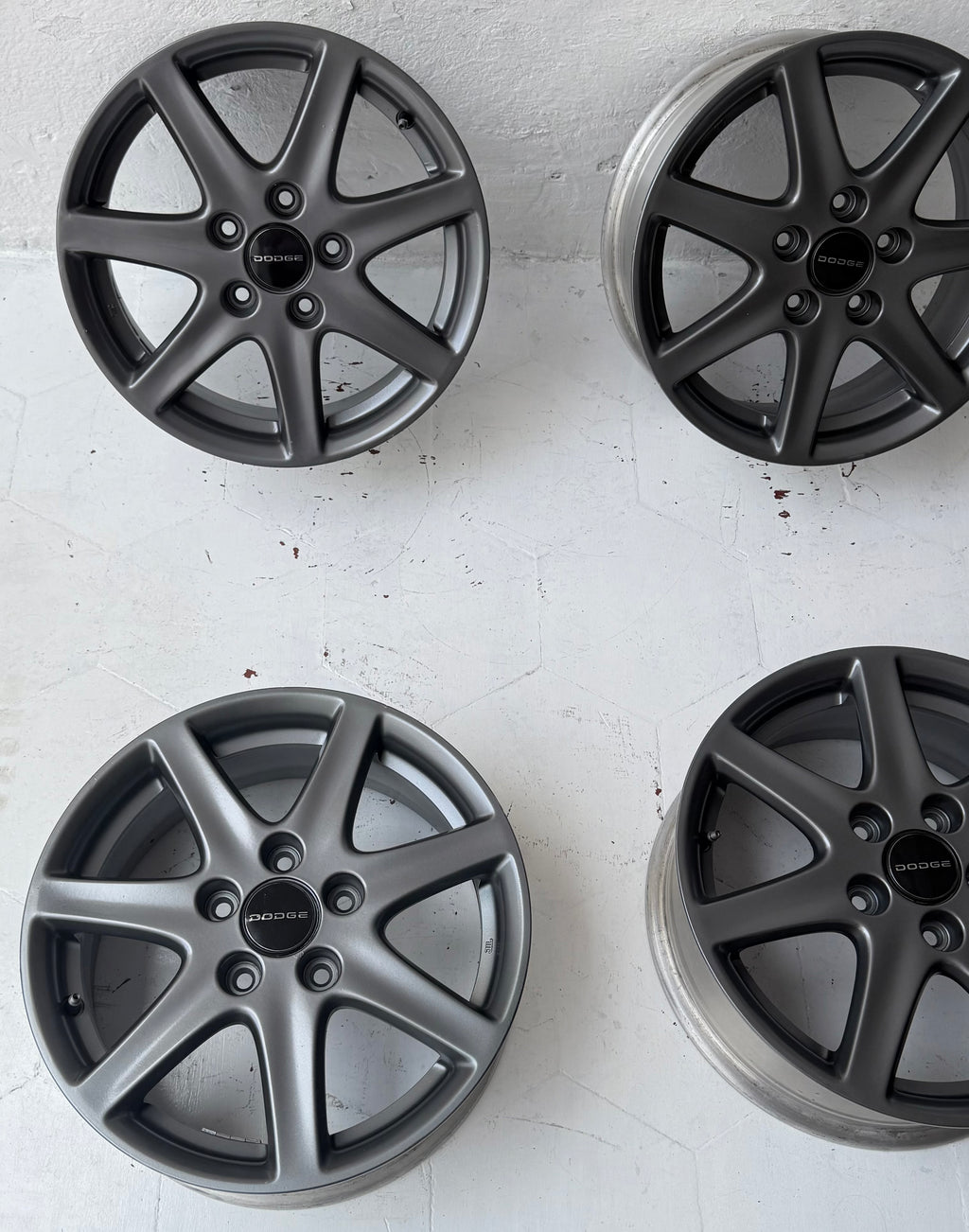4 Rines 16” Dodge Caravan, Voyager, Avenger, Caliber, Jeep Liberty, Patriot y Nitro – 5×114