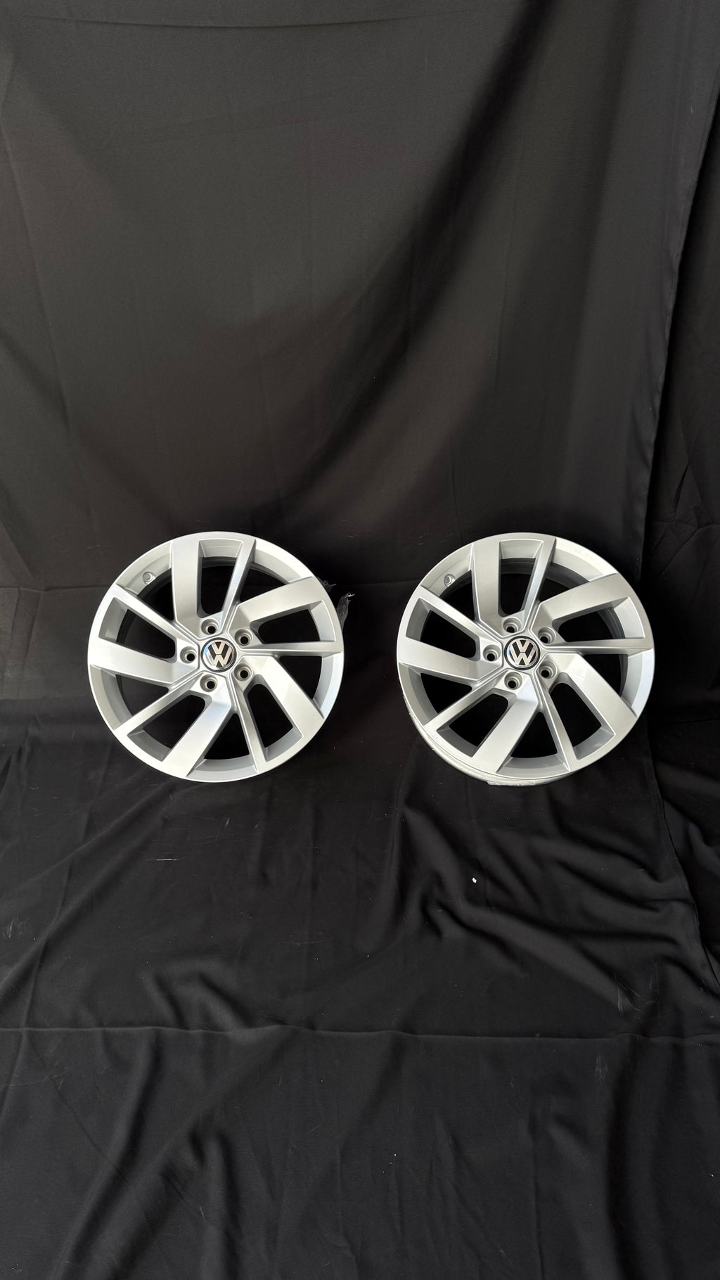 4 Rines 17” Volkswagen Golf TSI A8 A7 Originales Nuevos
