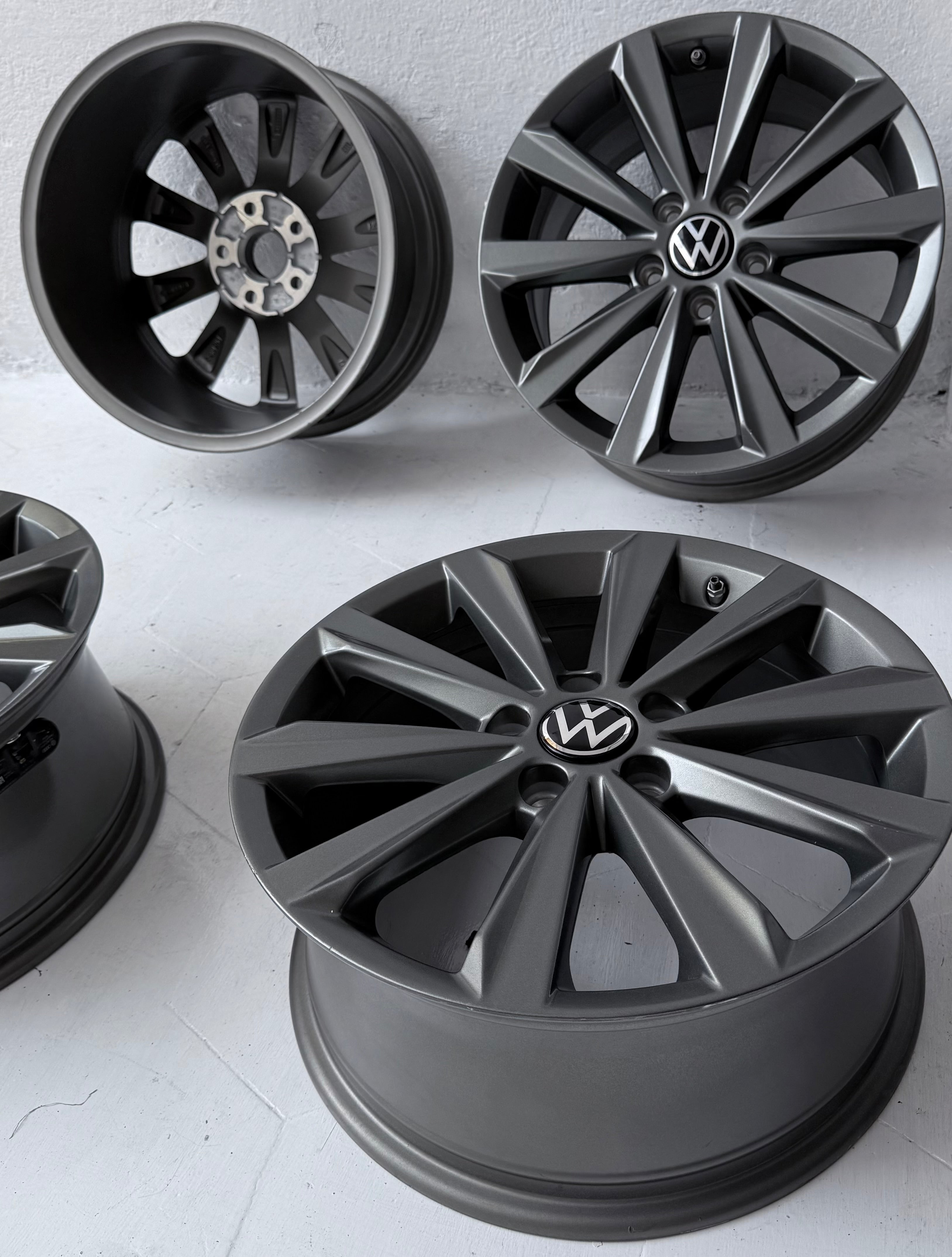 4 Rines 17” Volkswagen Taos, Tiguan, Golf, Jetta MK6, Jetta MK7, Bora, Passat y New Beetle – 5×112