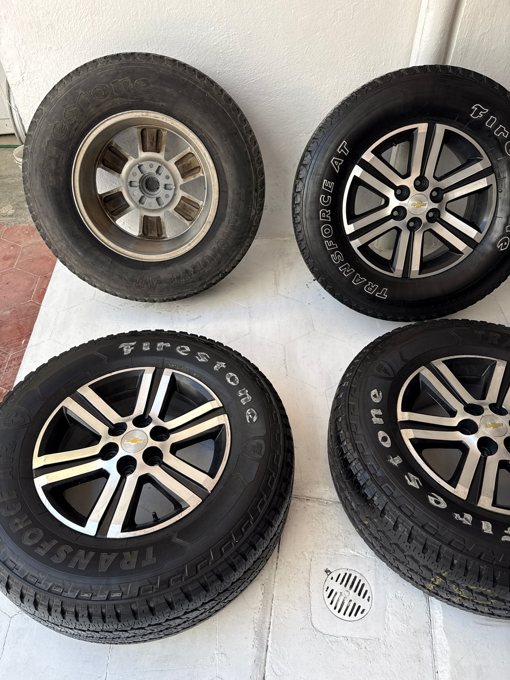 4 Rines con llantas 18” Chevrolet Silverado, Cheyenne, Suburban y Express Van – 6×139