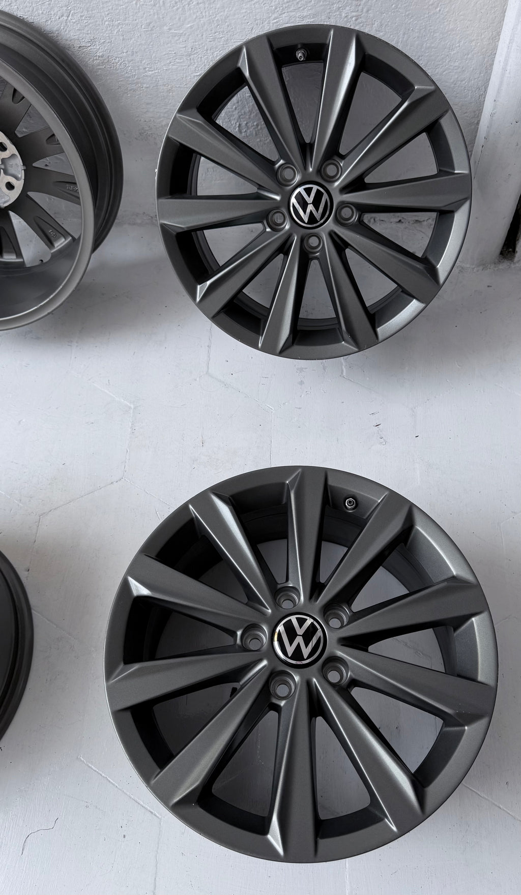 4 Rines 17” Volkswagen Taos, Tiguan, Golf, Jetta MK6, Jetta MK7, Bora, Passat y New Beetle – 5×112