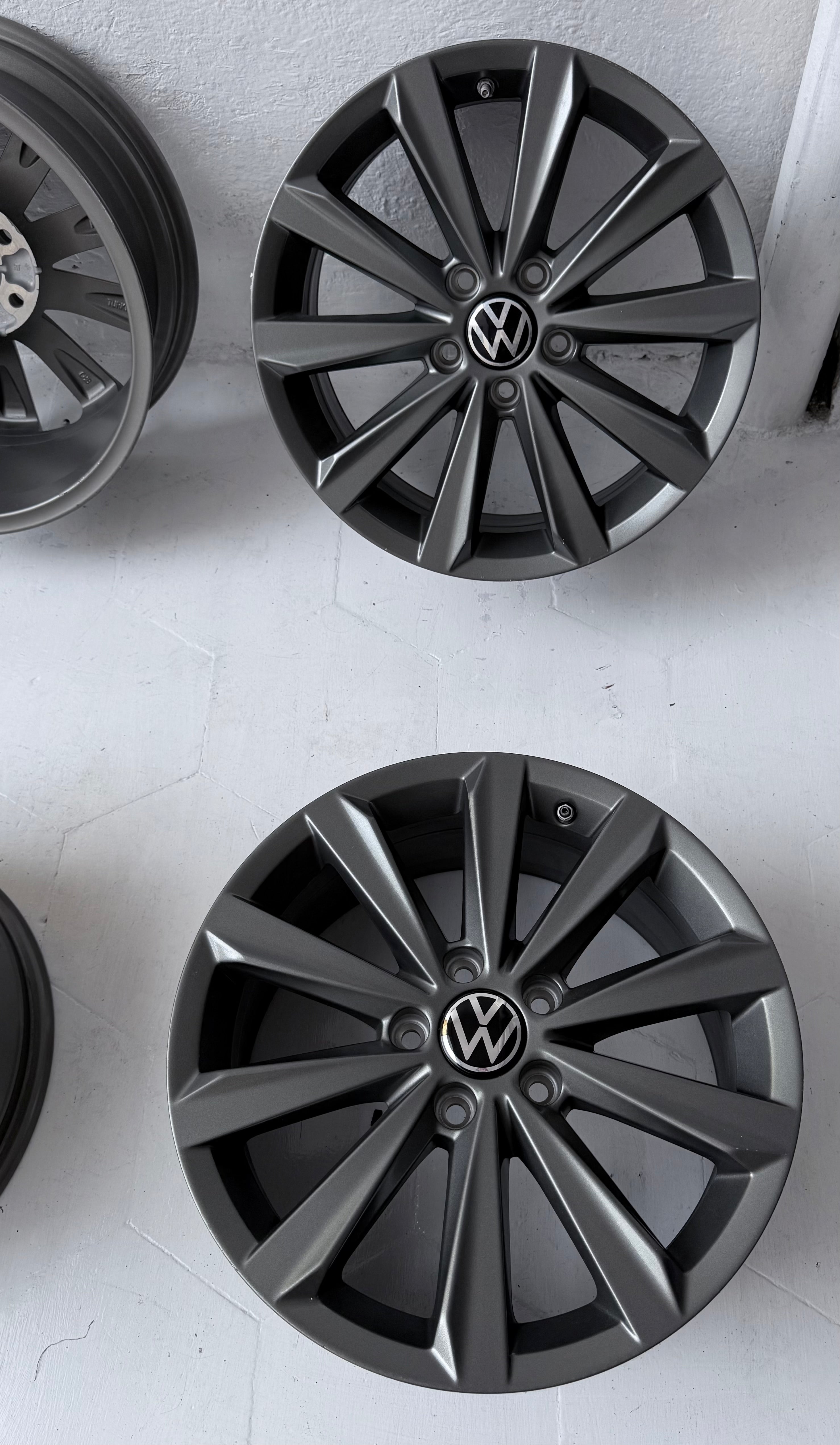 4 Rines 17” Volkswagen Taos, Tiguan, Golf, Jetta MK6, Jetta MK7, Bora, Passat y New Beetle – 5×112