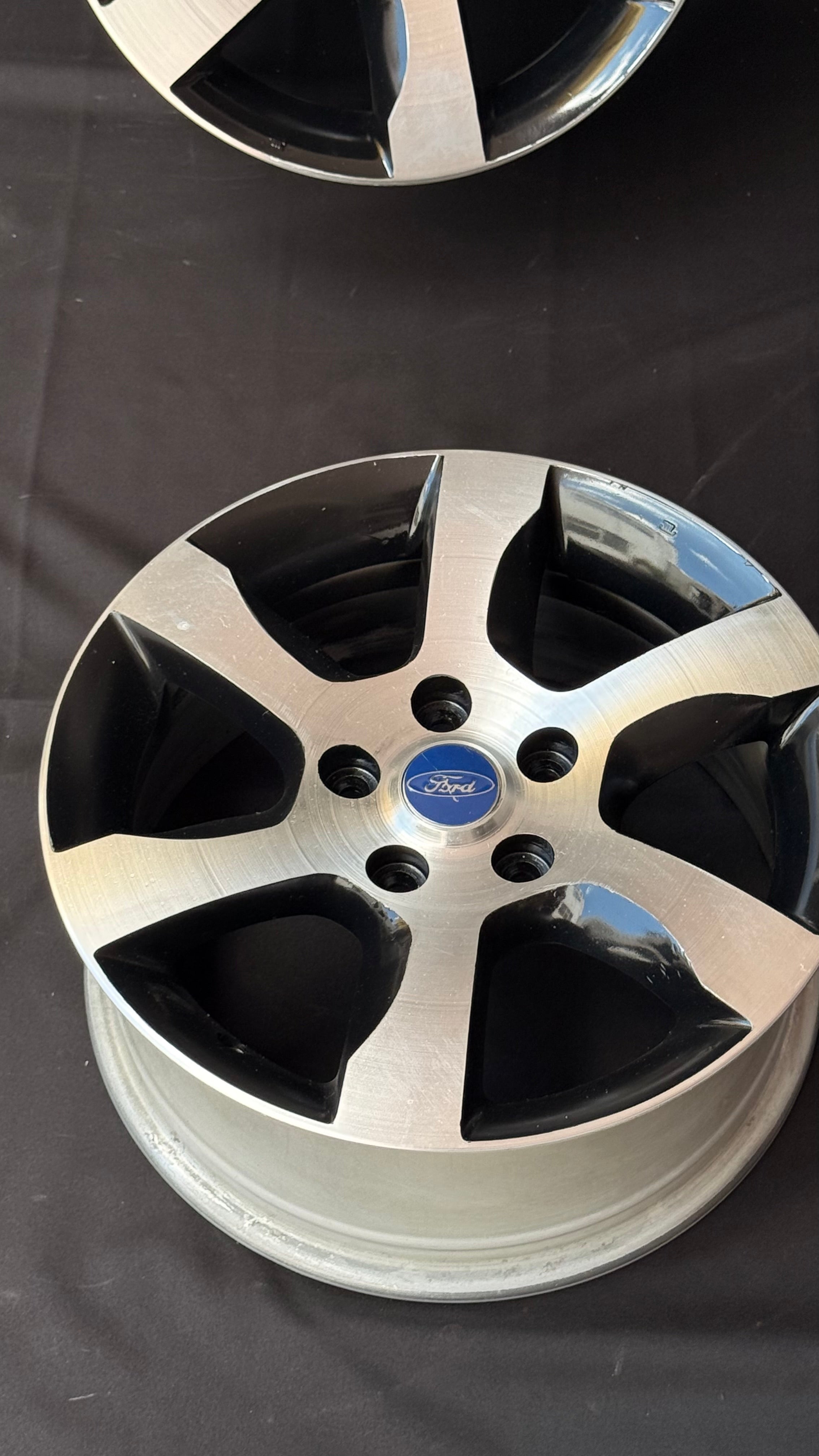 4 Rines 16” Ford Mustang, Ranger y Explorer – 5×114