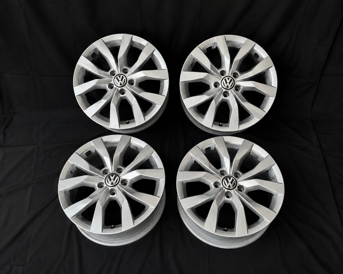 4 Rines 17” Volkswagen Golf TSI Jetta A6 A7 Originales Seminuevos