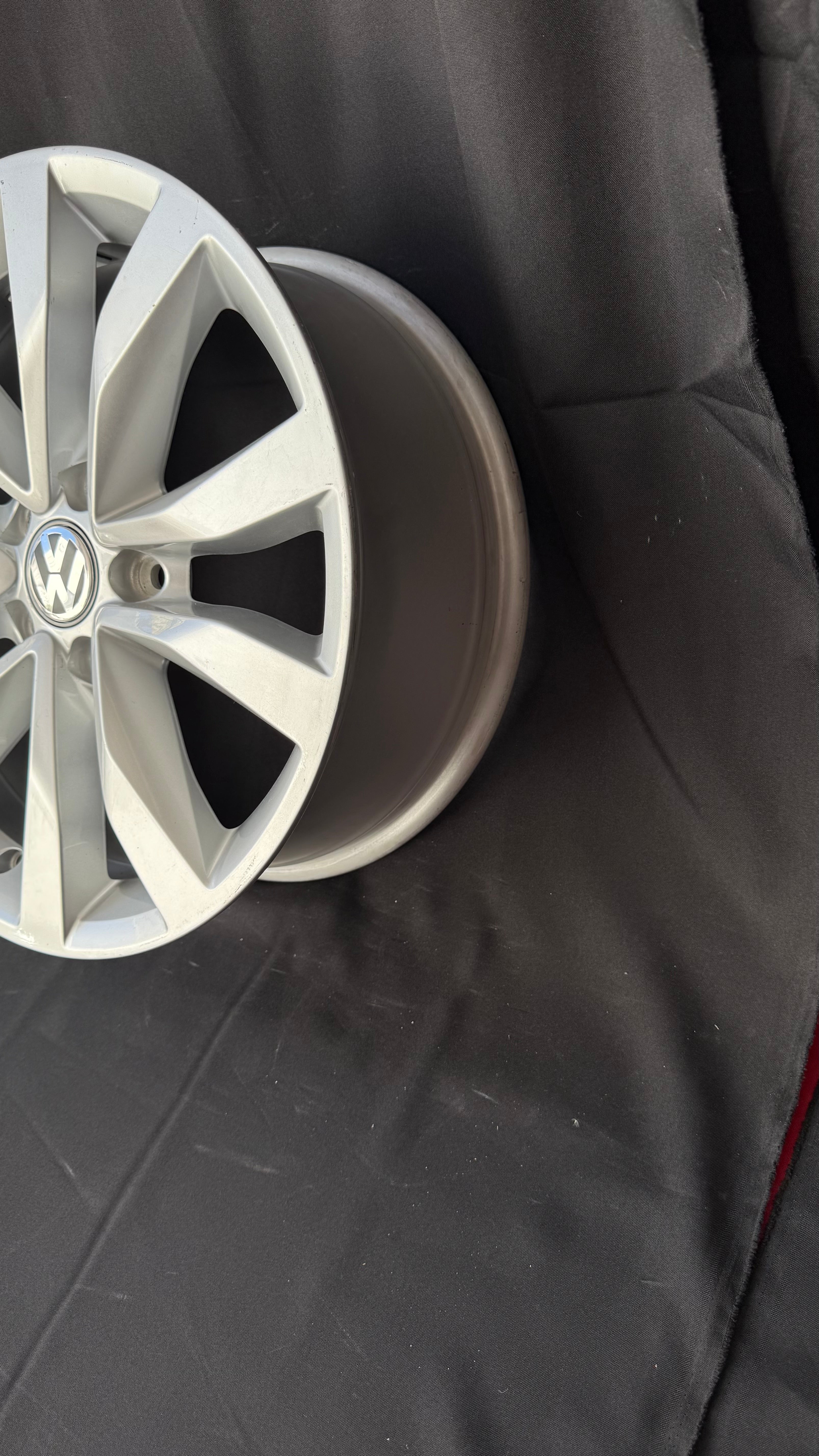 4 Rines 17” Volkswagen Originales Nuevos Tiguan Taos Golf Jetta MK6 MK7 Passat New Beetle