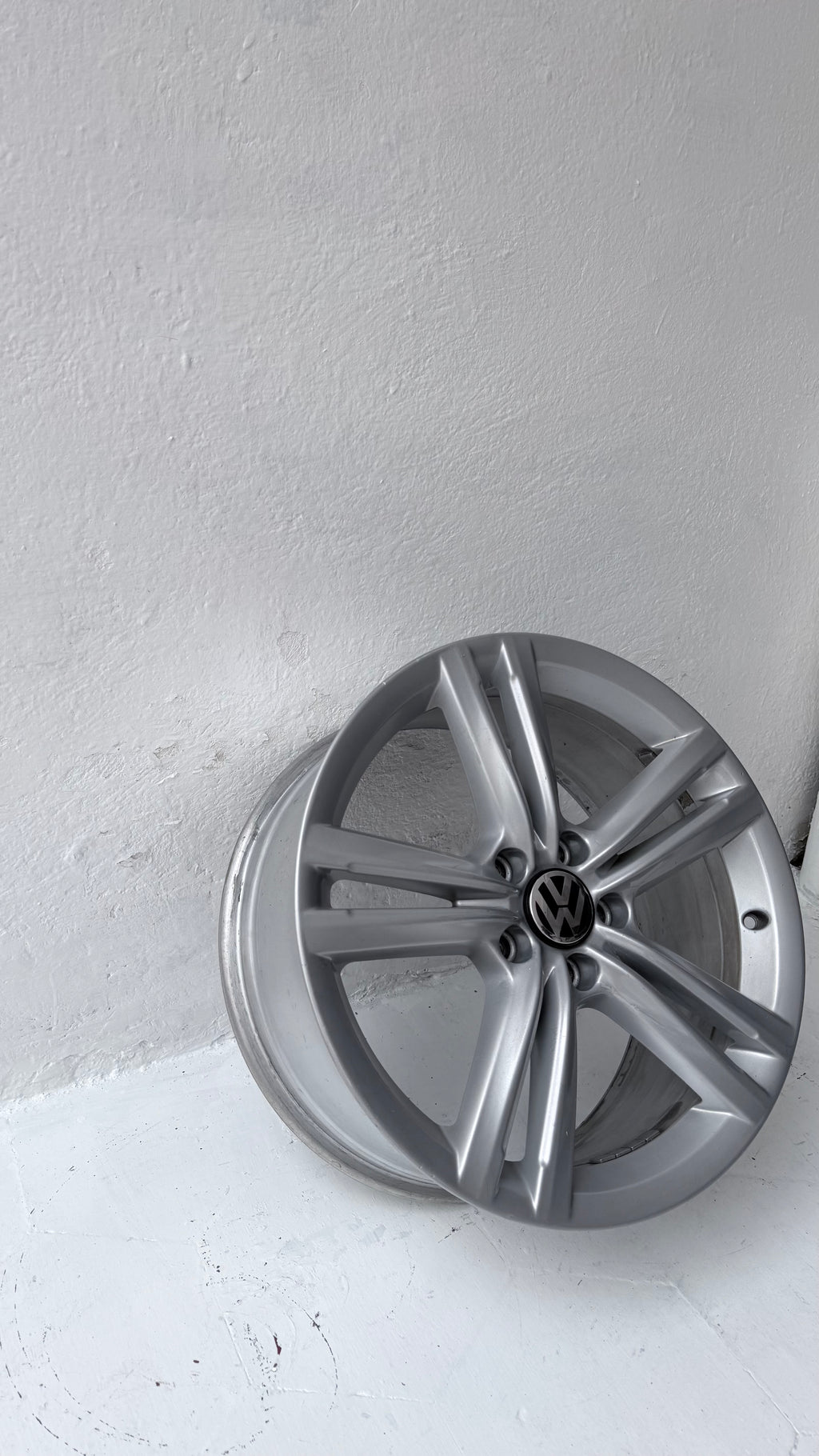 1 Rin 18” Volkswagen Passat, Jetta MK6, Jetta MK7, Taos, Tiguan y Bora – 5×112