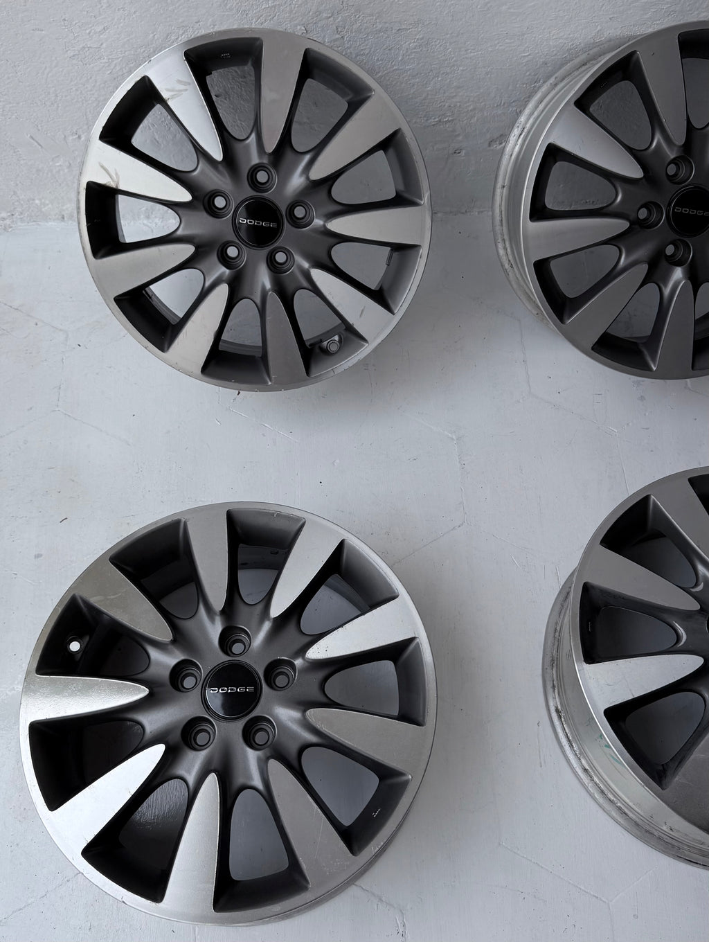 4 Rines 17” Dodge Voyager, Caravan, Nitro, Avenger y 300C – 5×114