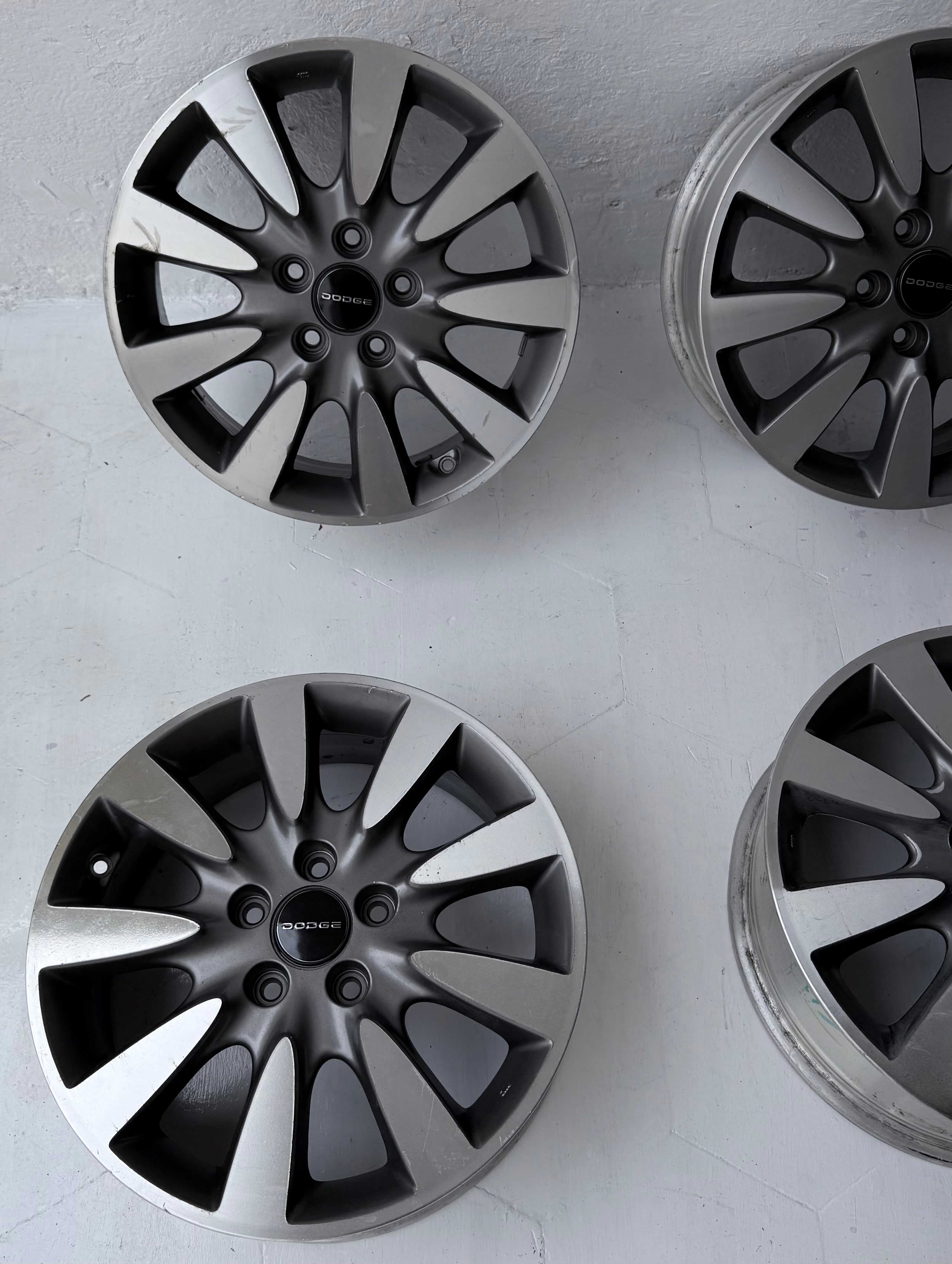 4 Rines 17” Dodge Voyager, Caravan, Nitro, Avenger y 300C – 5×114