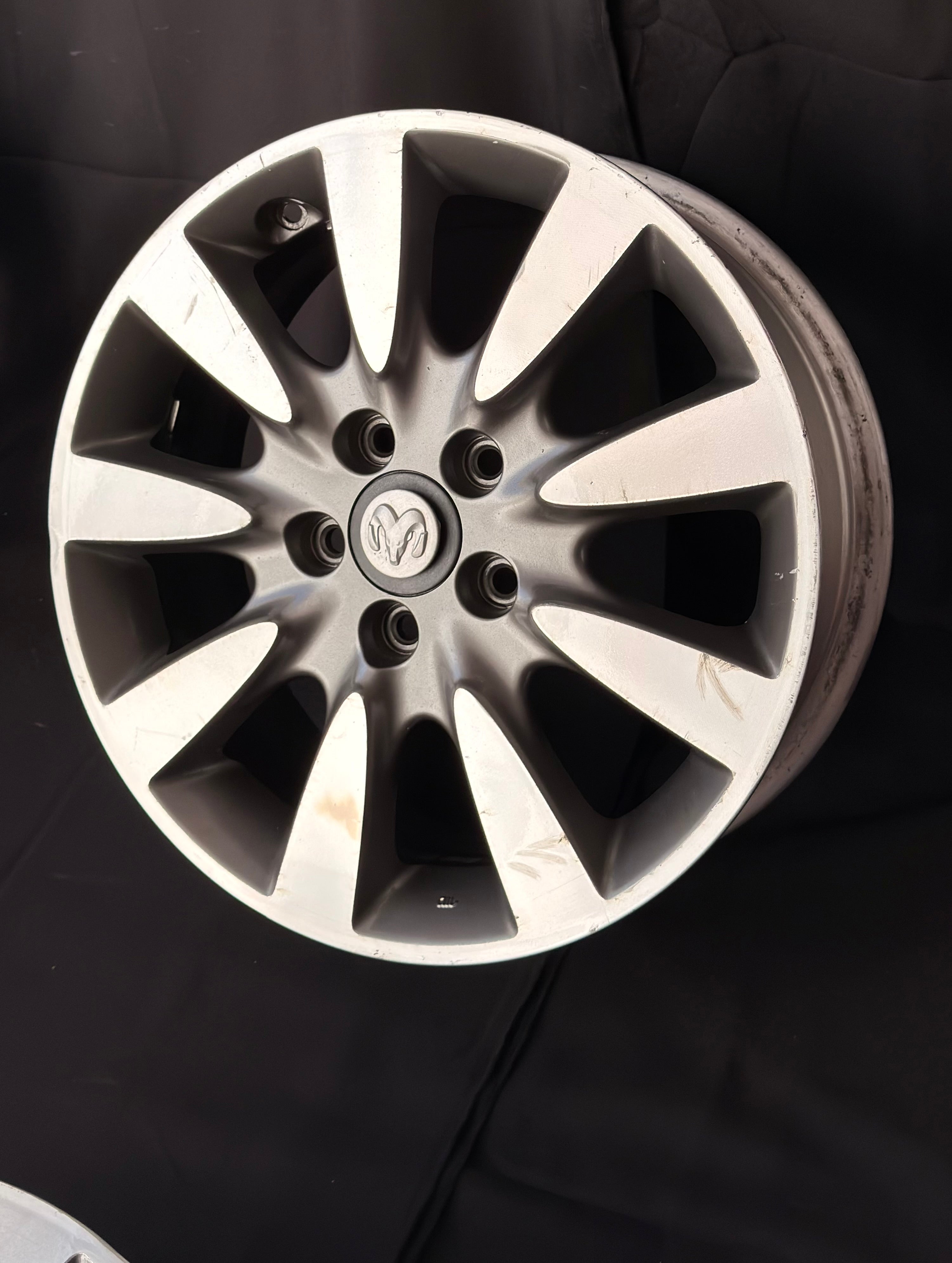 4 Rines 17” Jeep Liberty, Compass, Patriot, Nitro y Avenger – 5×114
