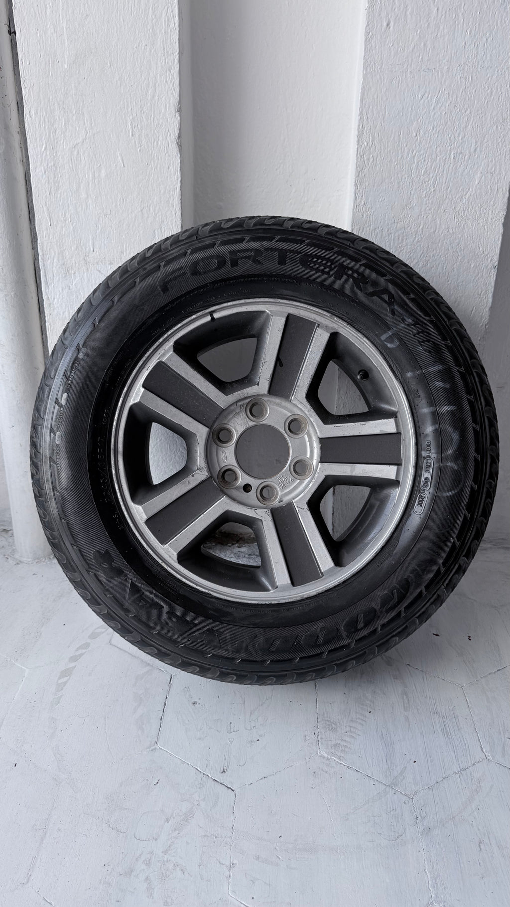 1 Rin con llanta 17” Ford F-150 – 6×135