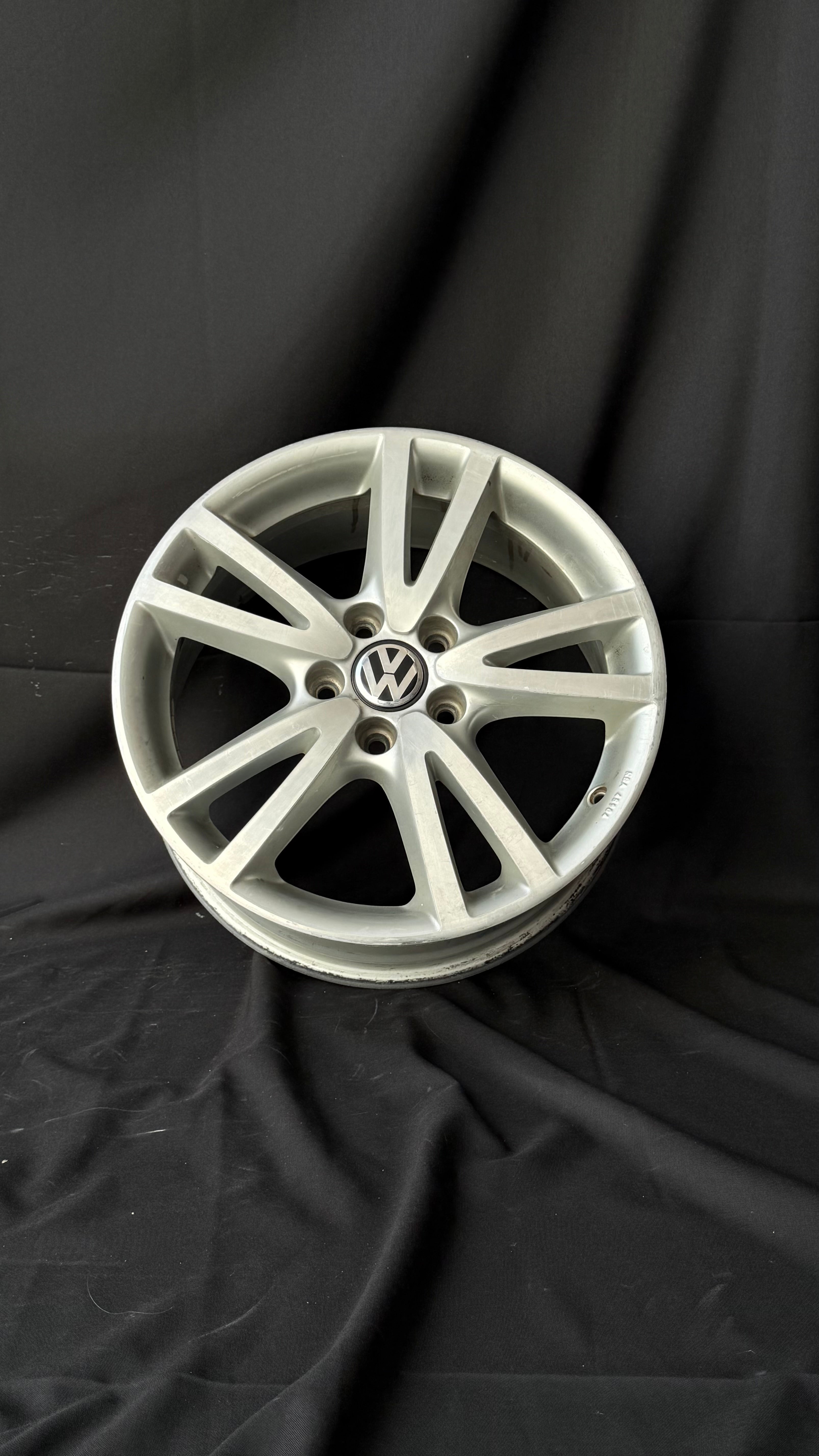 1 Rin 17” Volkswagen Jetta MK6 / Golf