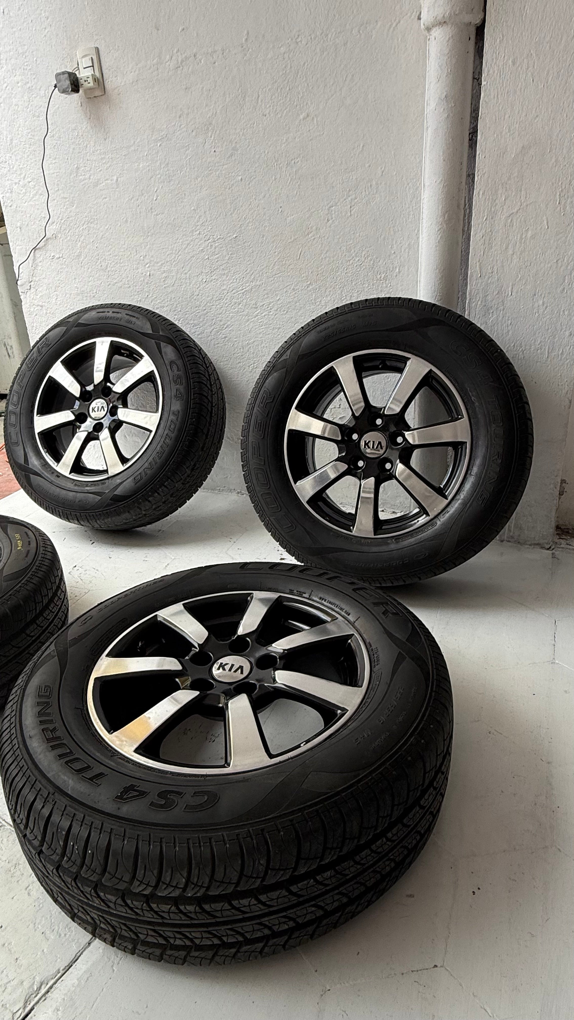 4 Rines con Llantas 16” Kia Forte, Optima y Sportage; Hyundai Tucson – 5×114