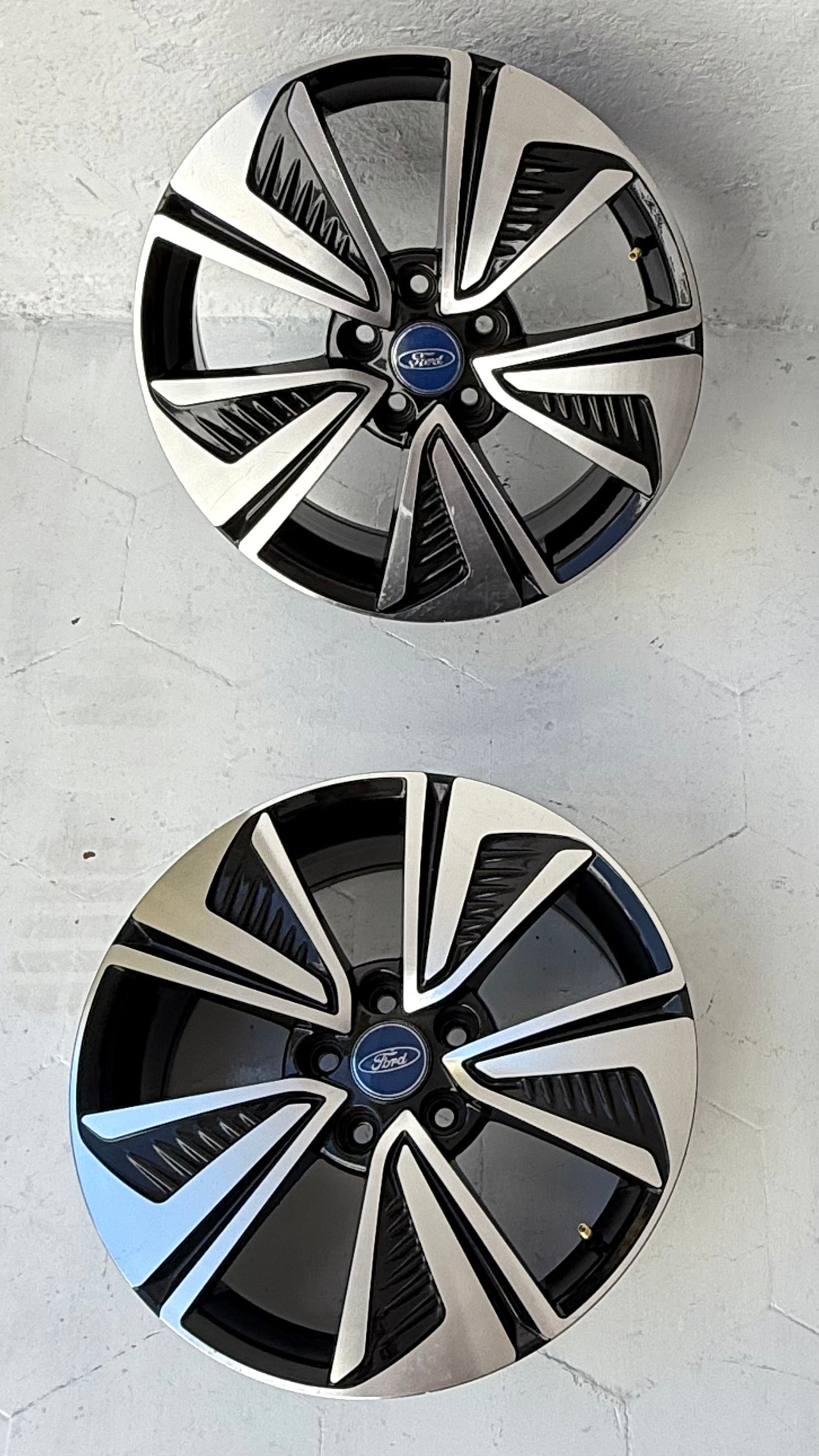 4 Rines 17” Ford Mustang Explorer Ranger Originales Nuevos 5x114
